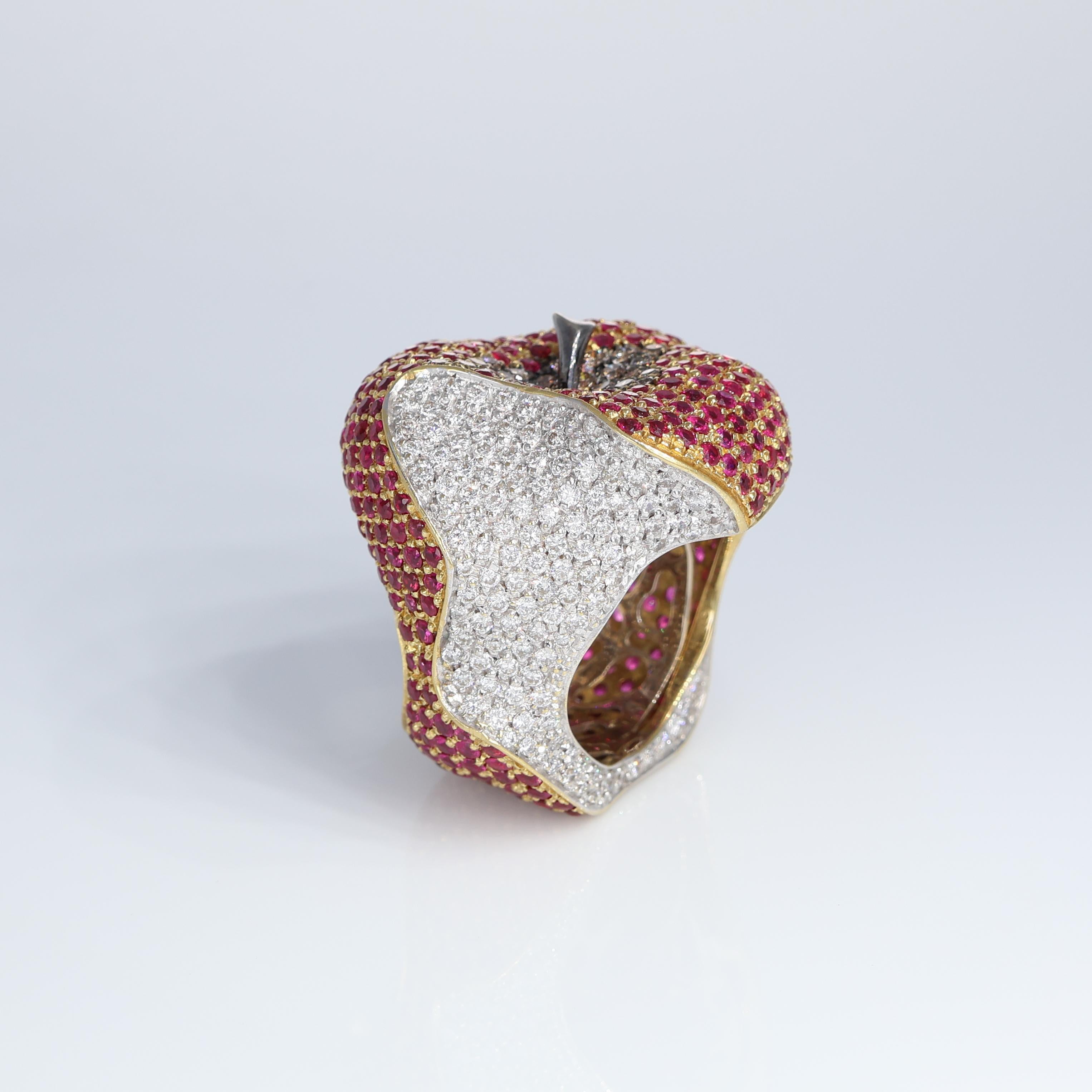 Brilliant Cut Curnis Unique Apple Masterpiece 18k White and Yellow Gold Ring Rubies Diamonds For Sale