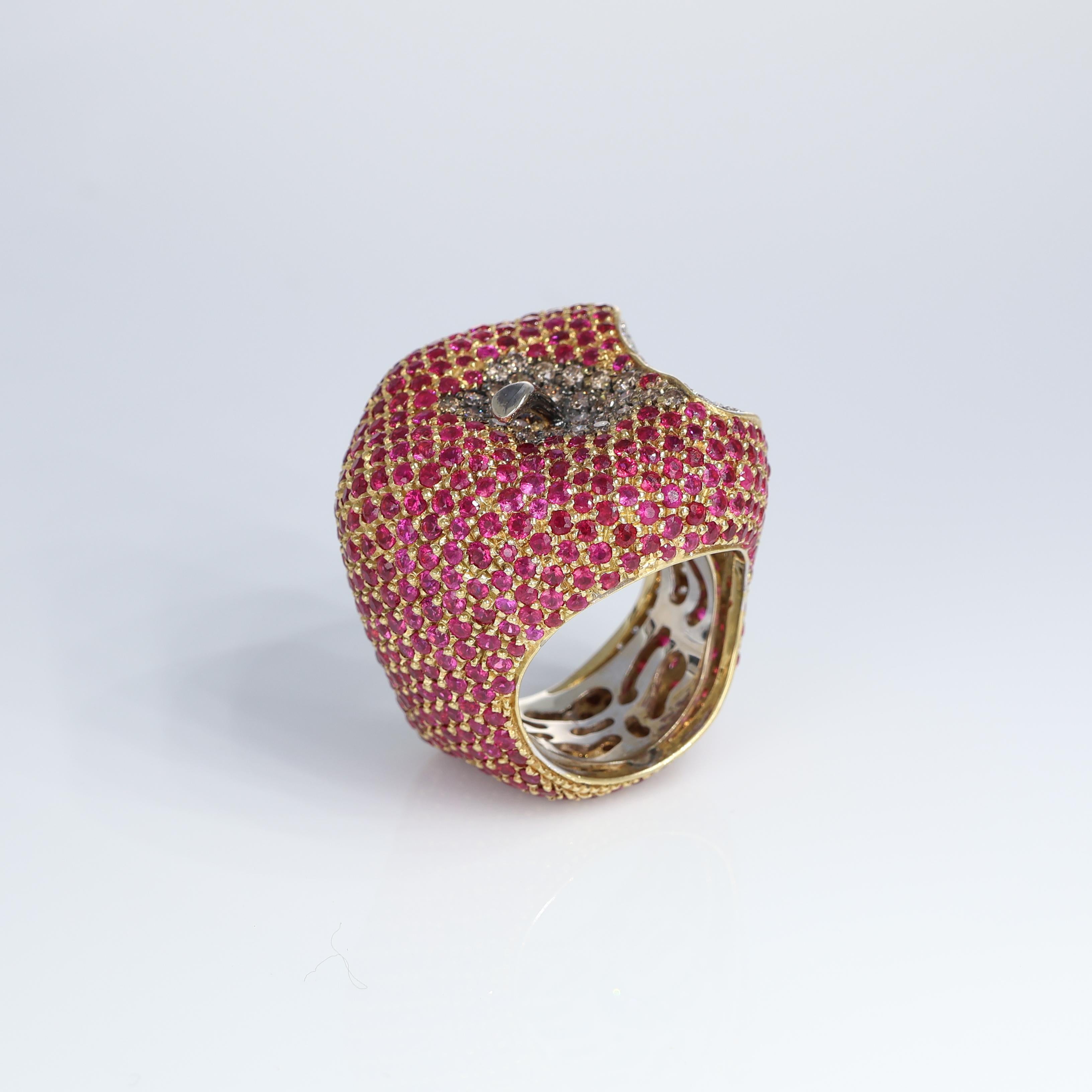 Curnis Unique Apple Masterpiece 18k White and Yellow Gold Ring Rubies Diamonds For Sale 3