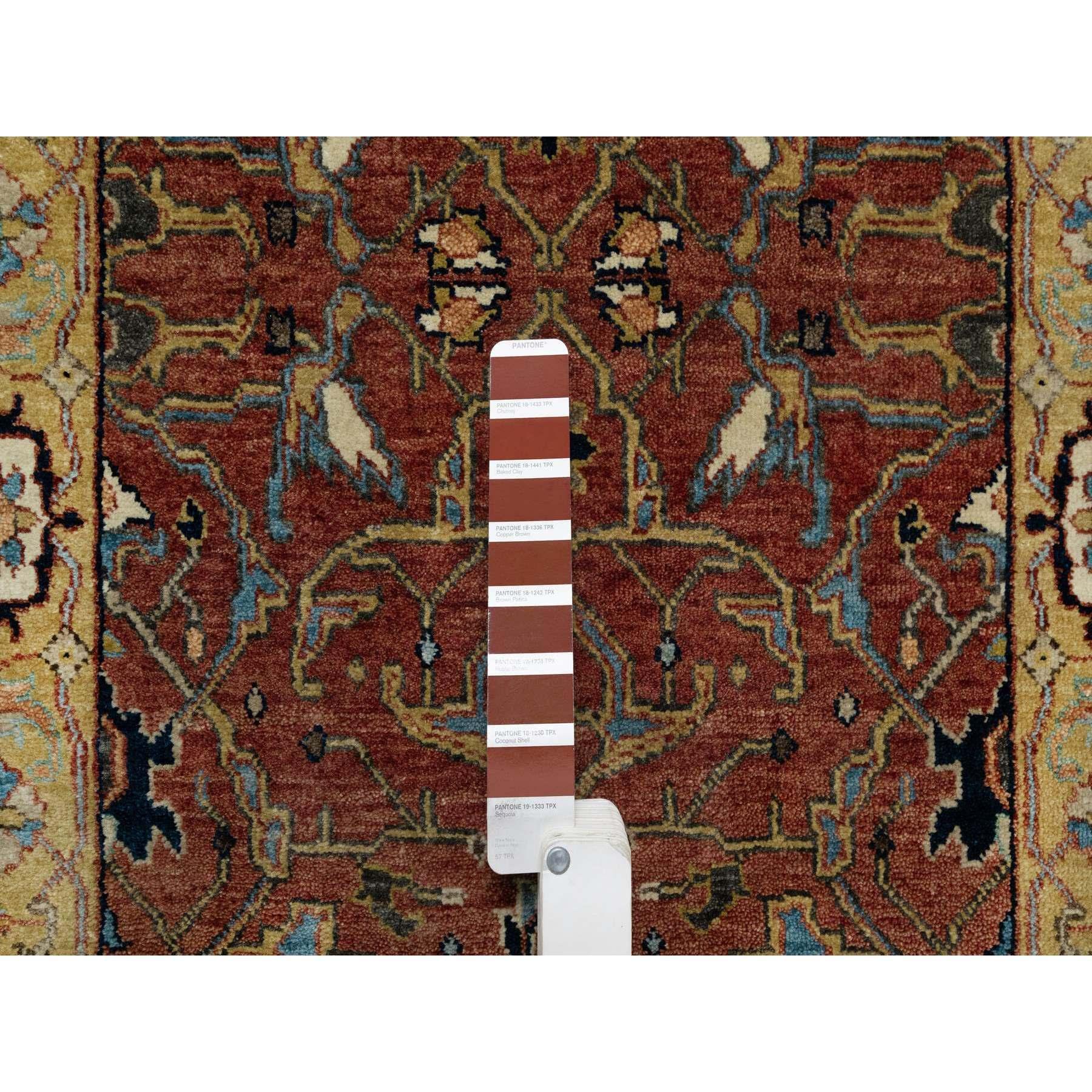 Indien Tapis de couloir Heriz Fine Antiqued Re-Creation noué à la main rouge courrant 2'7