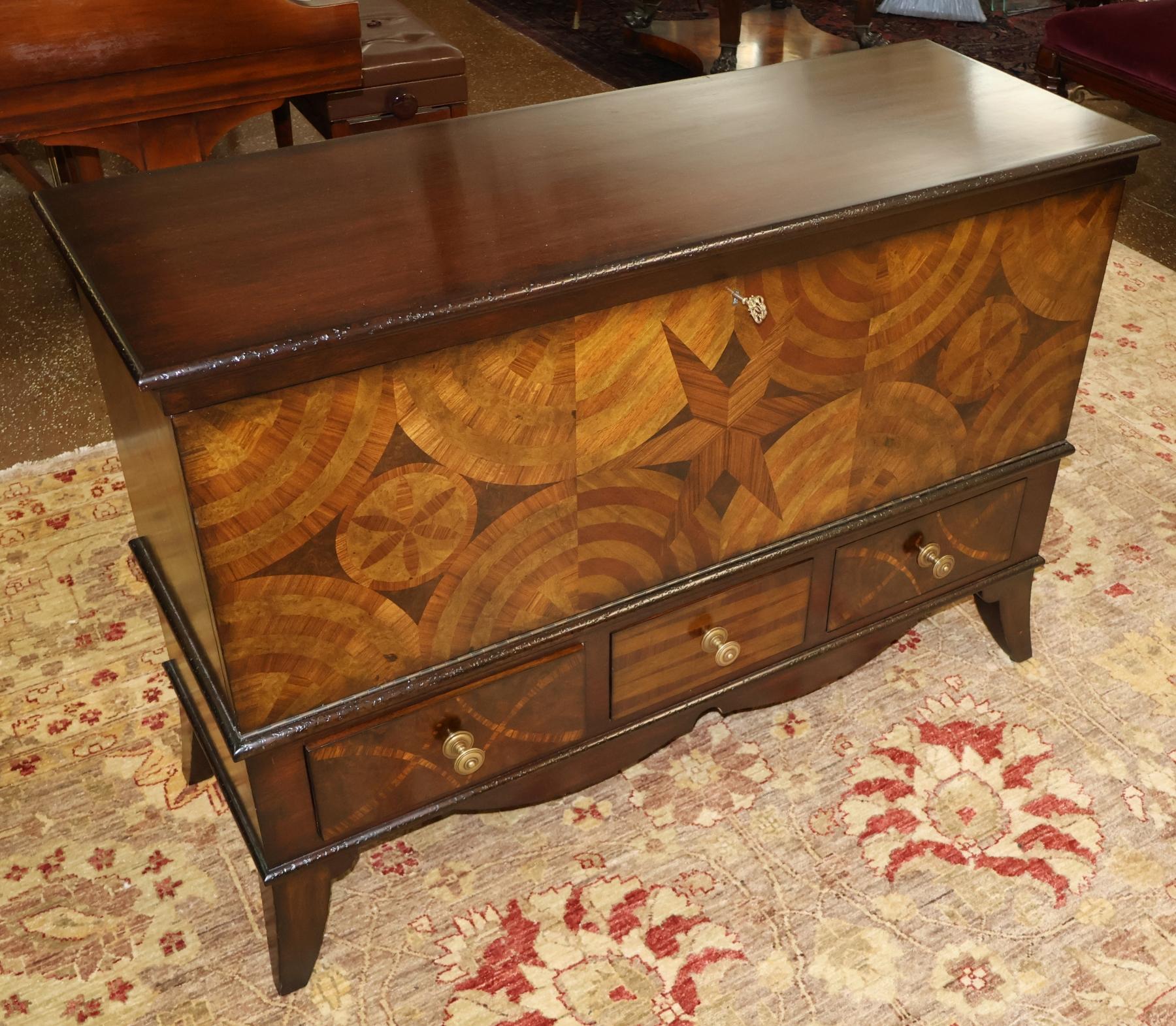 Federale Currey And Company Creslow - Cassettiera decorativa per coperte in vendita