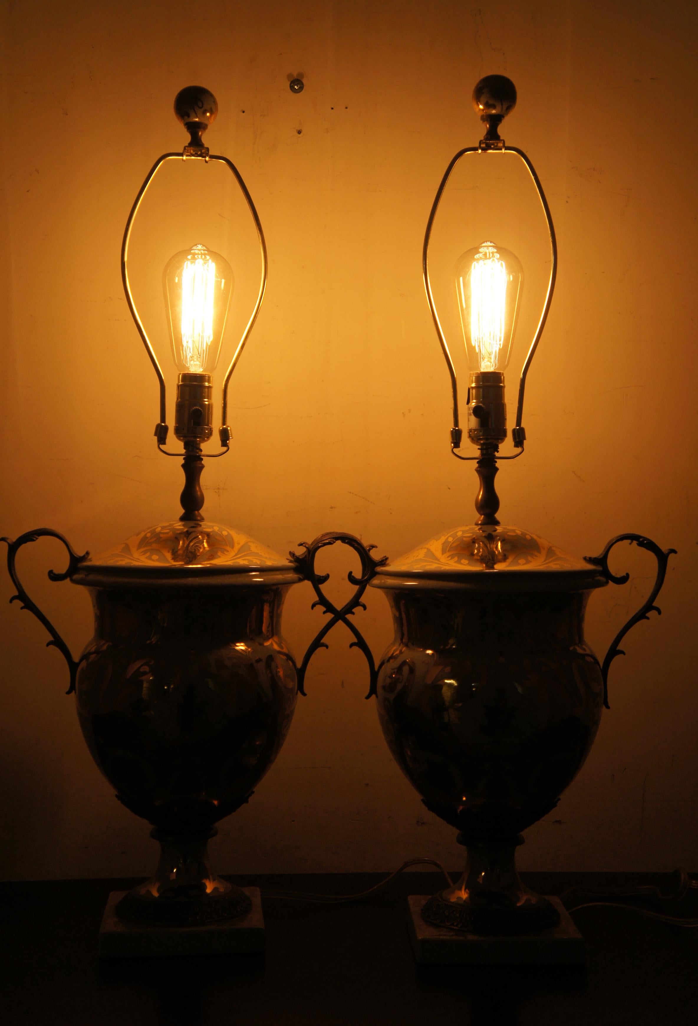 Regency Currey & Co Tzarina 6410 Table Lamp Antique White Gold Porcelain Swan Trophy