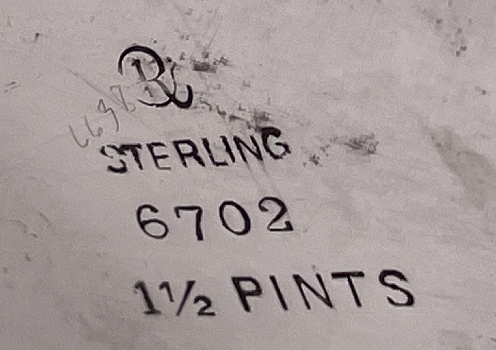 Argent Currier & Roby Sterling Silver Cocktail Shaker in Mid-Century Modern Style (gobelet à cocktail en argent sterling) en vente