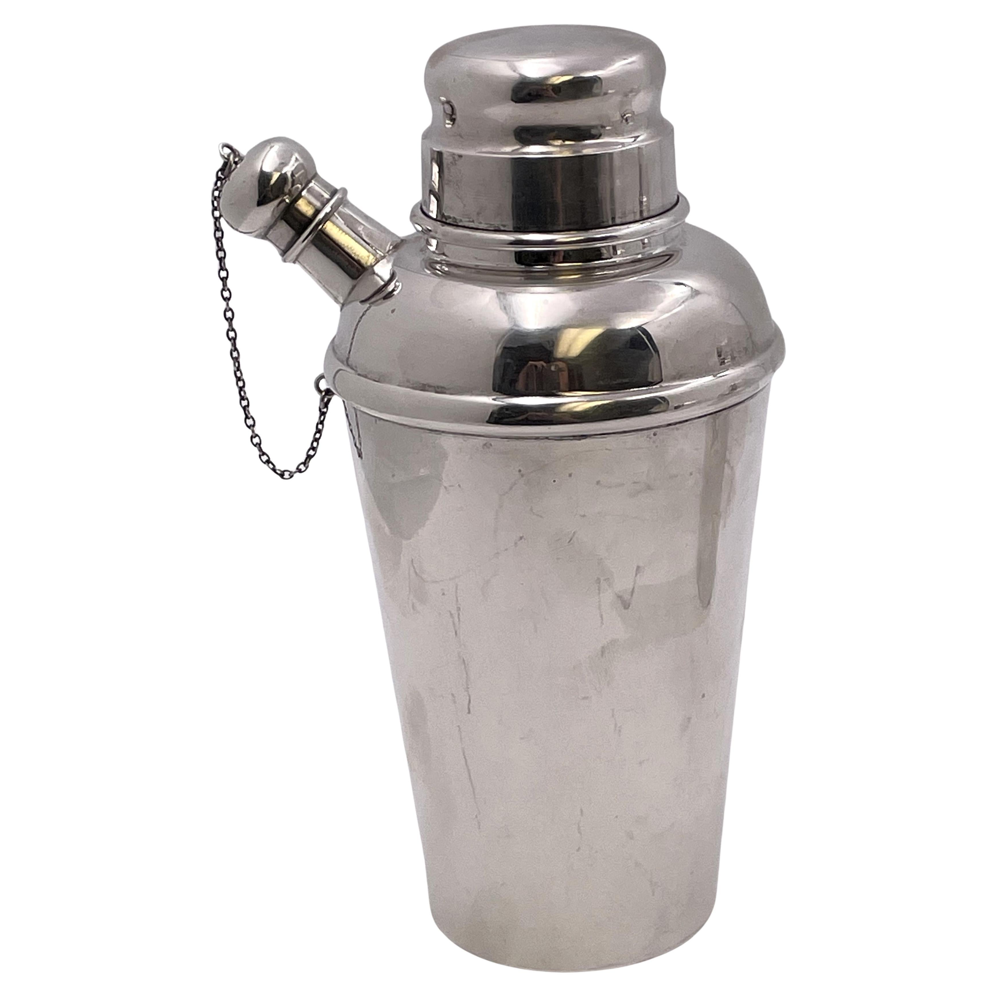 Currier & Roby Sterling Silver Cocktail Shaker in Mid-Century Modern Style For Sale