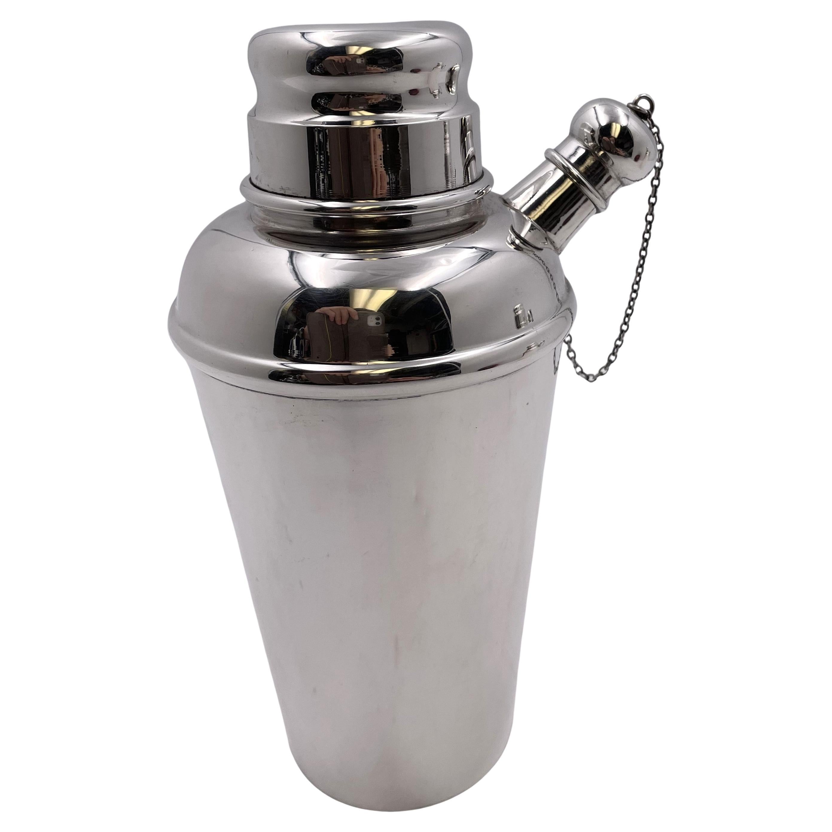 Shaker in argento Sterling di Currier
Roby in stile metà secolo moderno