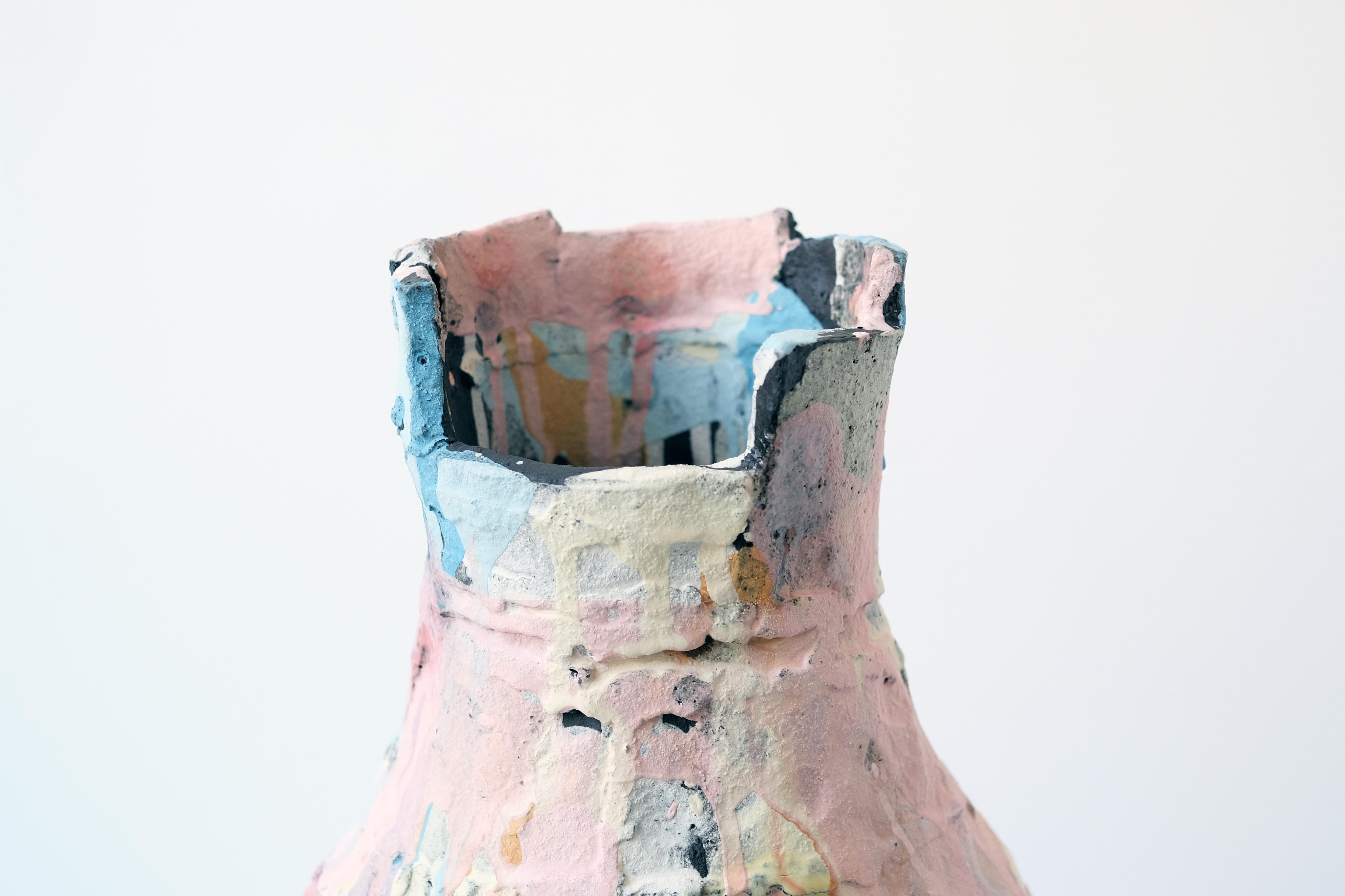 Curruca Vase by Elke Sada For Sale 1