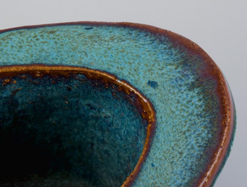 Ceramic Curt Addin, large bowl in chamotte clay. Interior with turquoise glaze. For Sale