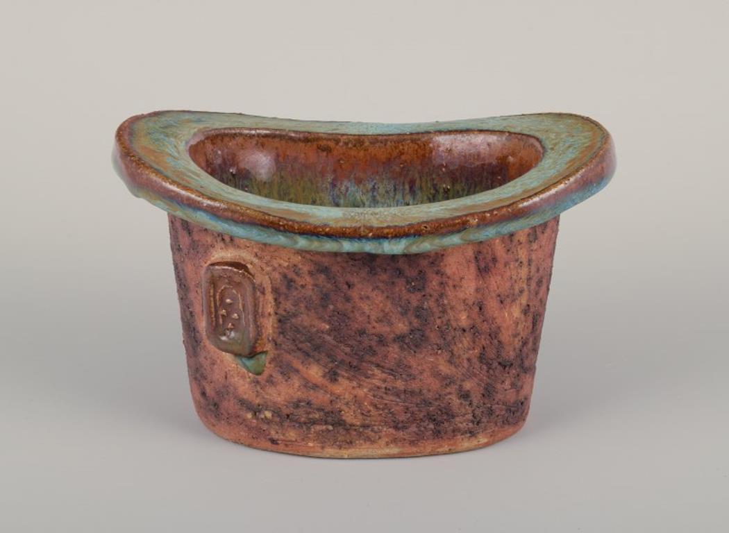 Moderno Curt Magnus Addin, ceramista svedese. Vaso in ceramica in stile modernista. in vendita