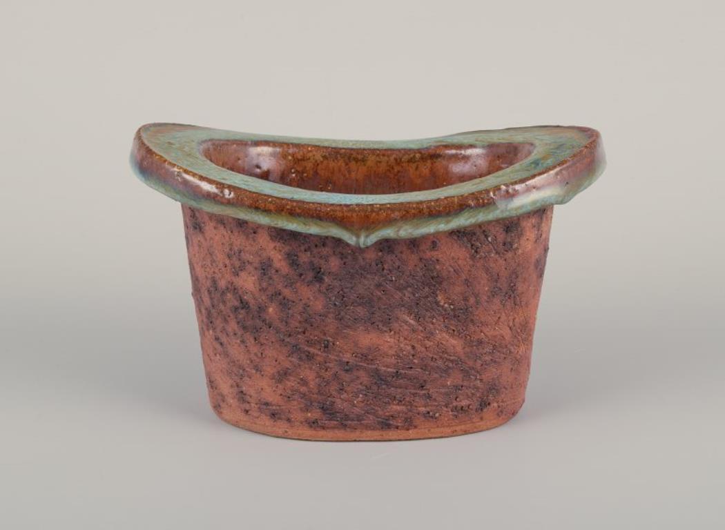 Svedese Curt Magnus Addin, ceramista svedese. Vaso in ceramica in stile modernista. in vendita