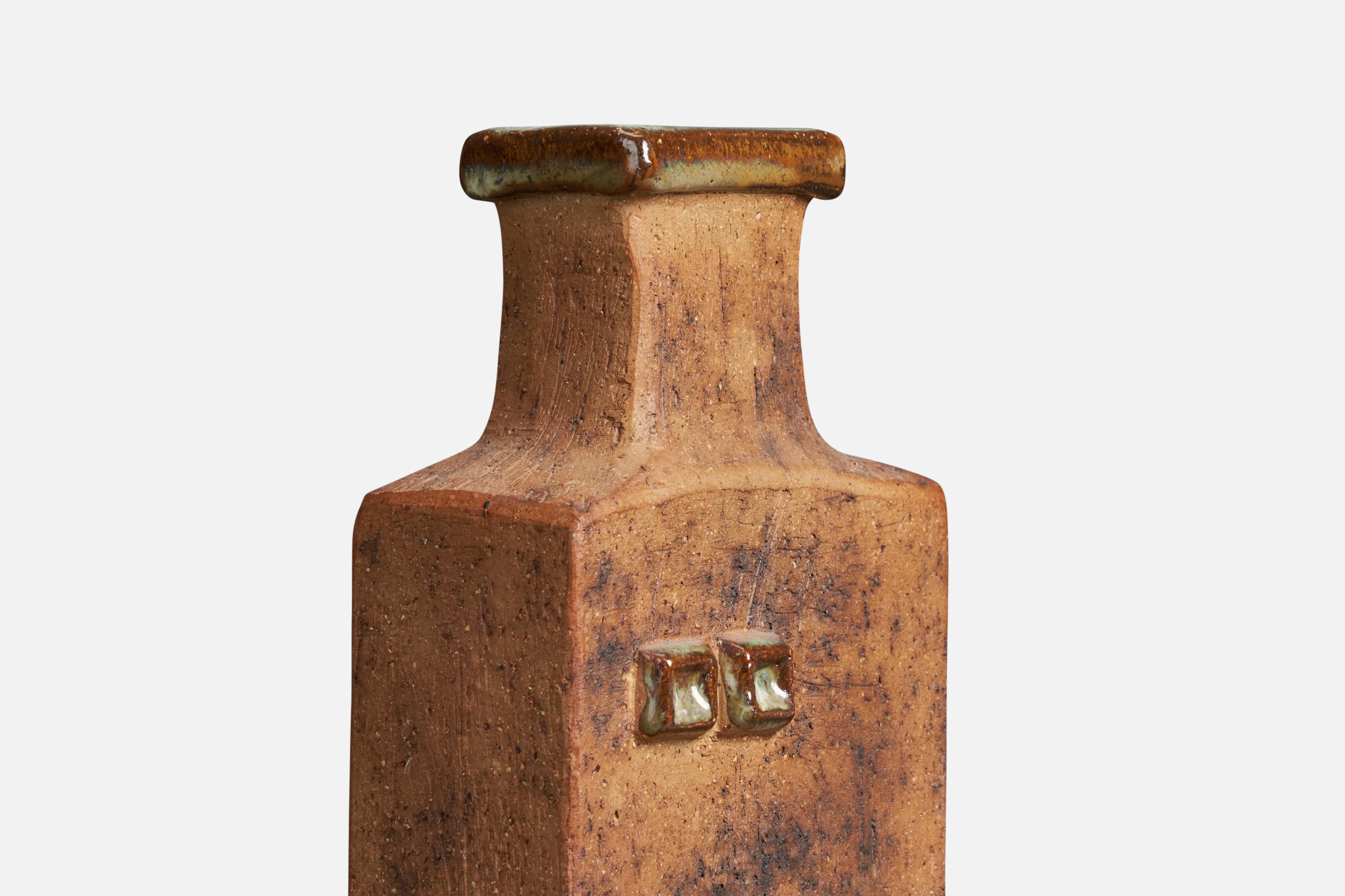 Curt Magnus Addin, Vase, Stoneware, Glumslöf, Sweden, 1970s In Good Condition For Sale In High Point, NC