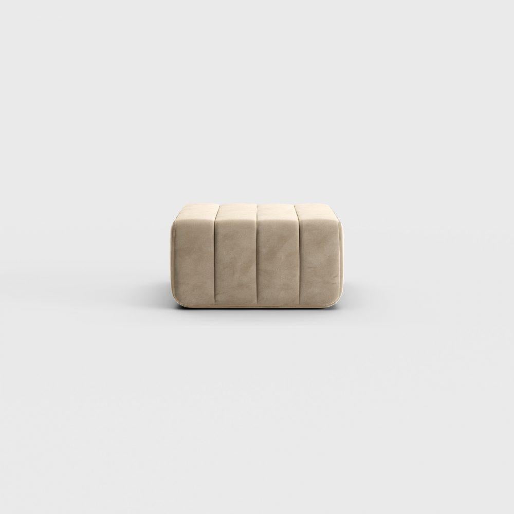 Pouf, stool, ottoman - or simply the basic component for probably the most flexible sofa system in the world?

The Curt single module is of course also a wonderful pouf. Or a useful ottoman. The Curt single module also makes a splendid simple,