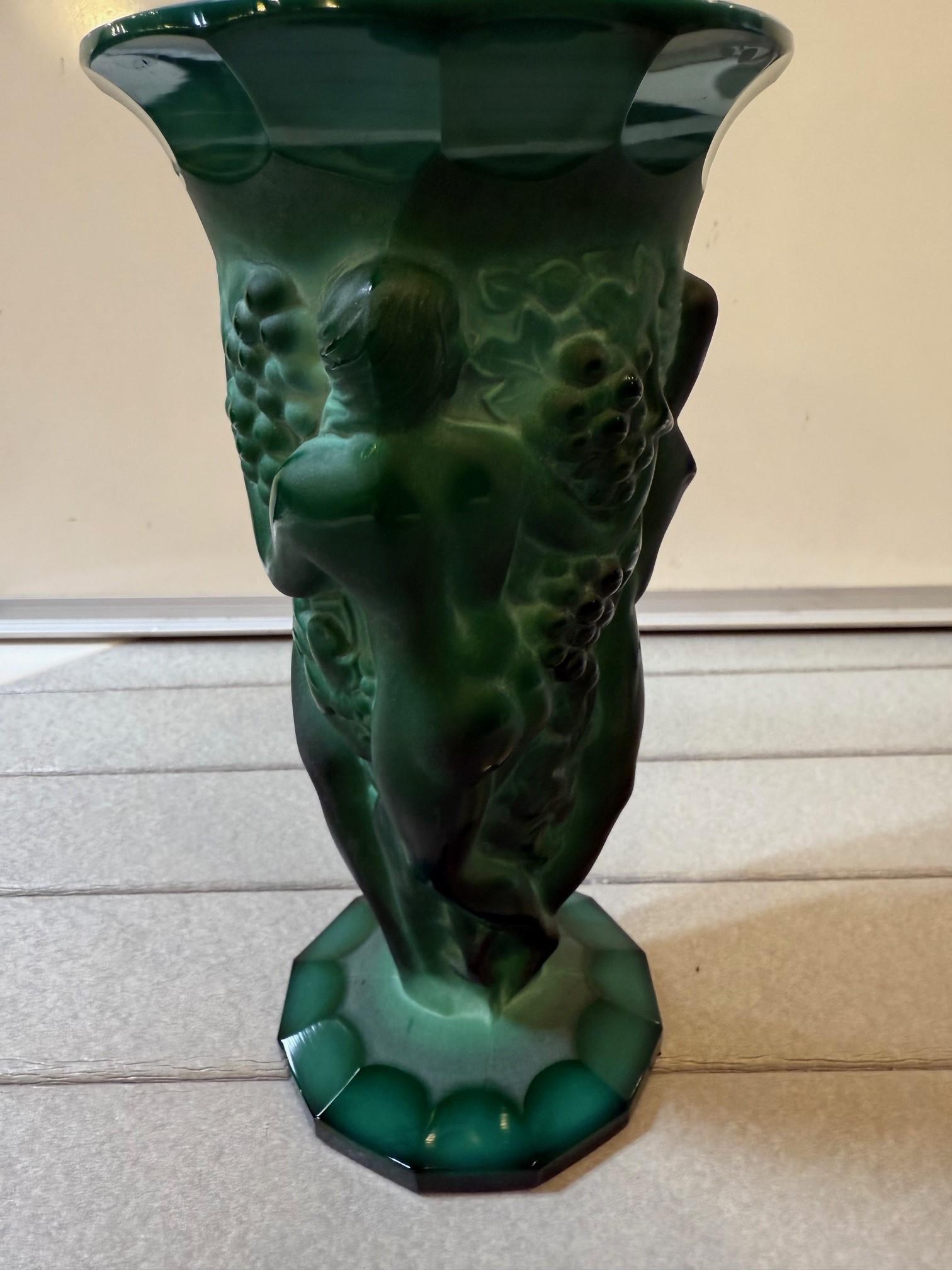 Curt Schlevogt Vase en verre pressé 