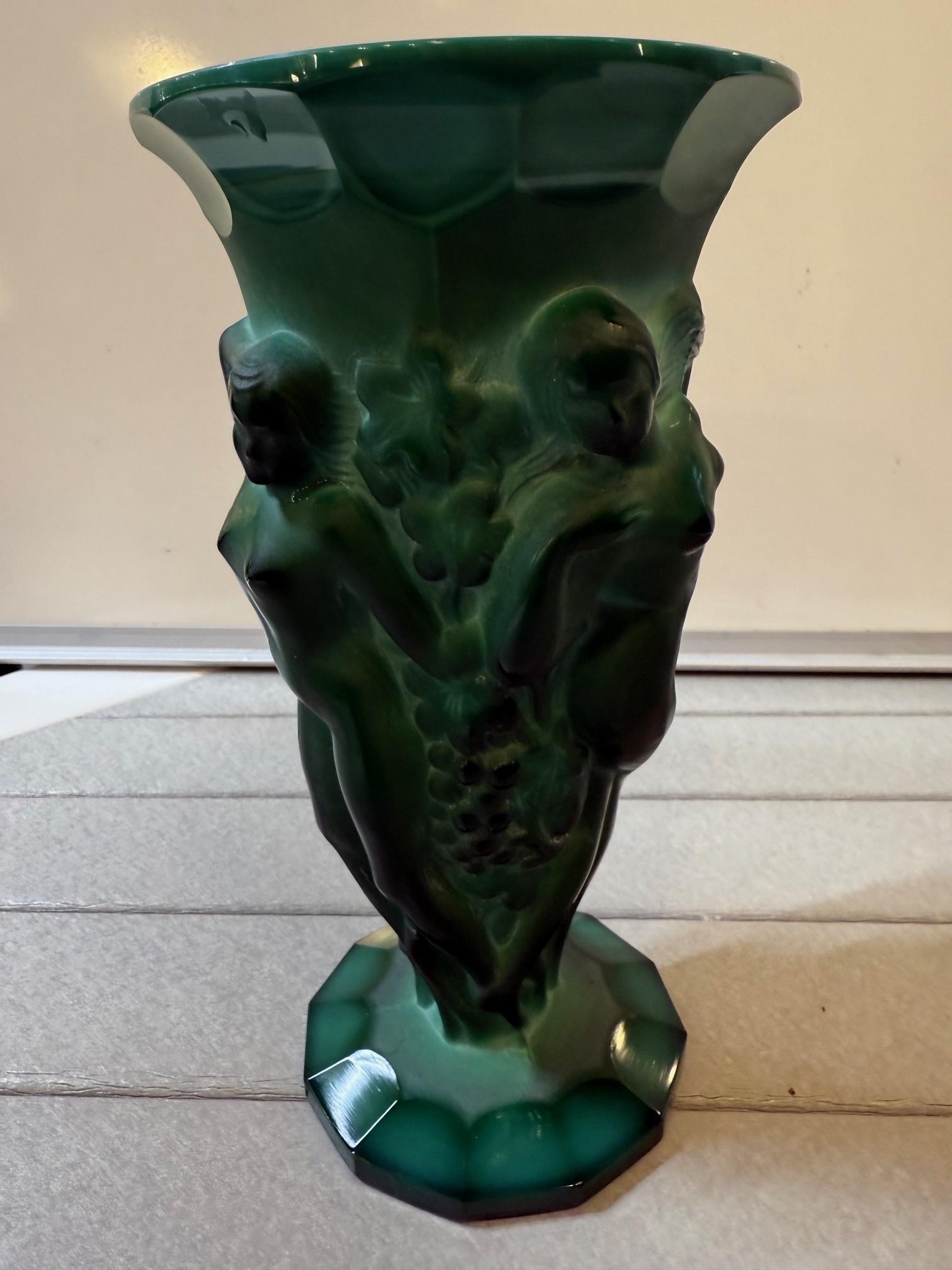Curt Schlevogt Vase en verre pressé 
