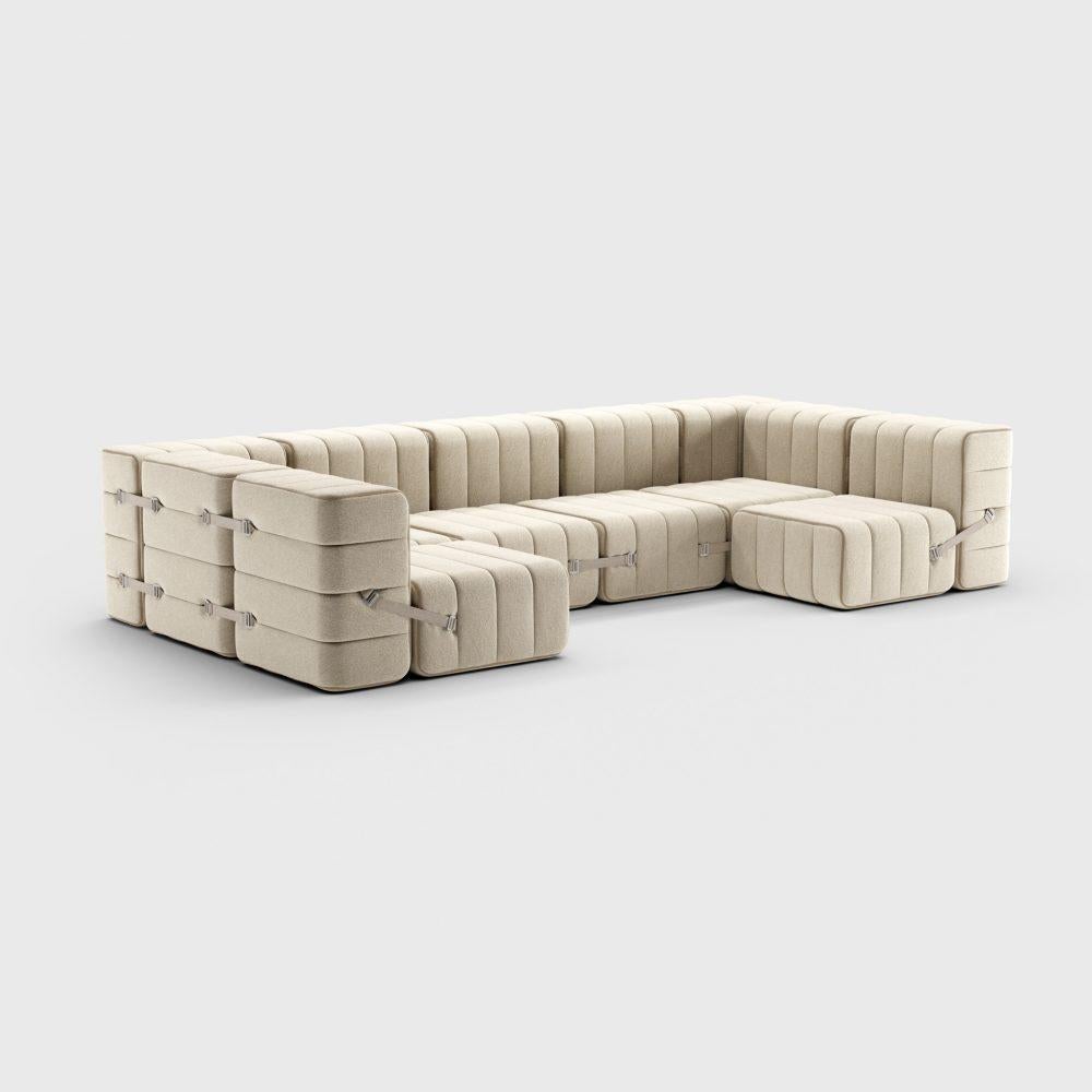 Gentle landscapes - wild configurations

With 15 Curt modules at the latest, landscaping can begin. The infinite range of configuration possibilities of these sets, is inexhaustible, but also quite exhausting. Therefore you have a lot of space to