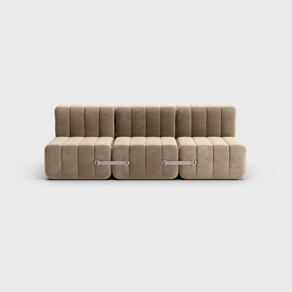 A sofa bed, how boring!

Boring, my ass. How many configurations you can create with six Curt modules, we didn't even calculate anymore because we were lazy. Without a doubt, with six modules the Modular Sofa System is also a classic sofa bed. But