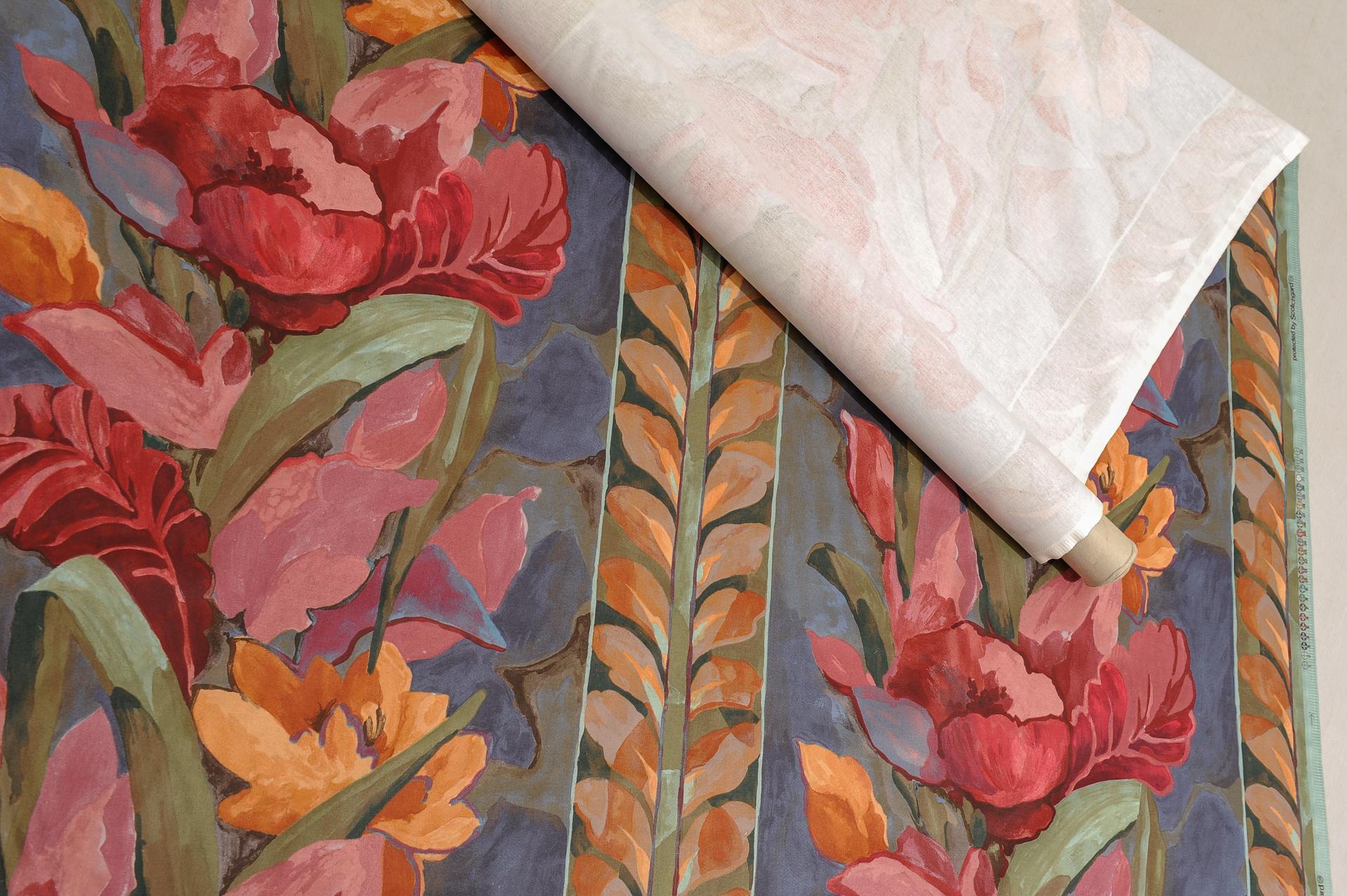 20ième siècle Tissu en textile italien avec des fleurs pour un rideau inhabituel : Faites une offre en vente