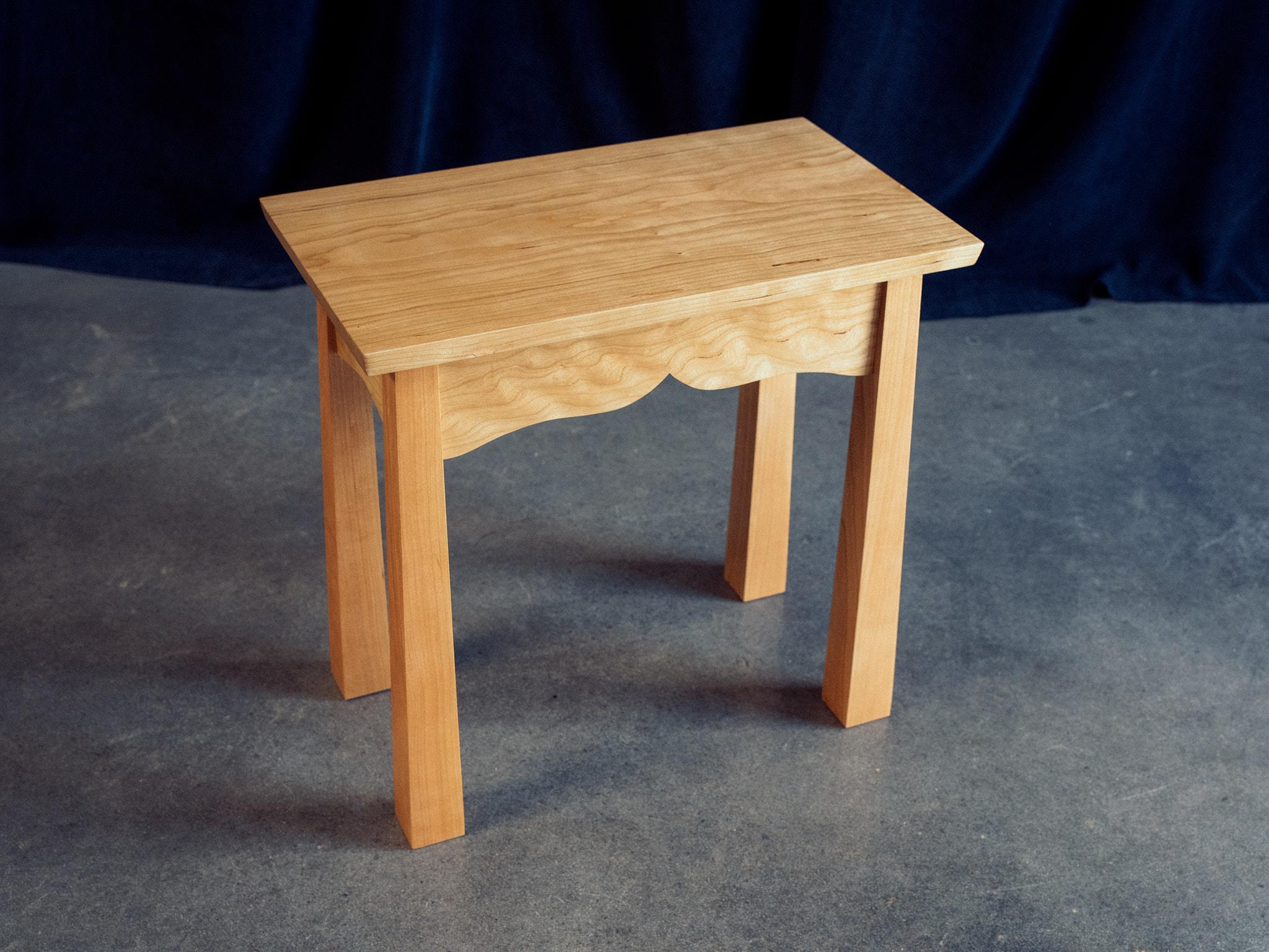 Cerise Table à thé Curtain de Nick Sugihara en vente