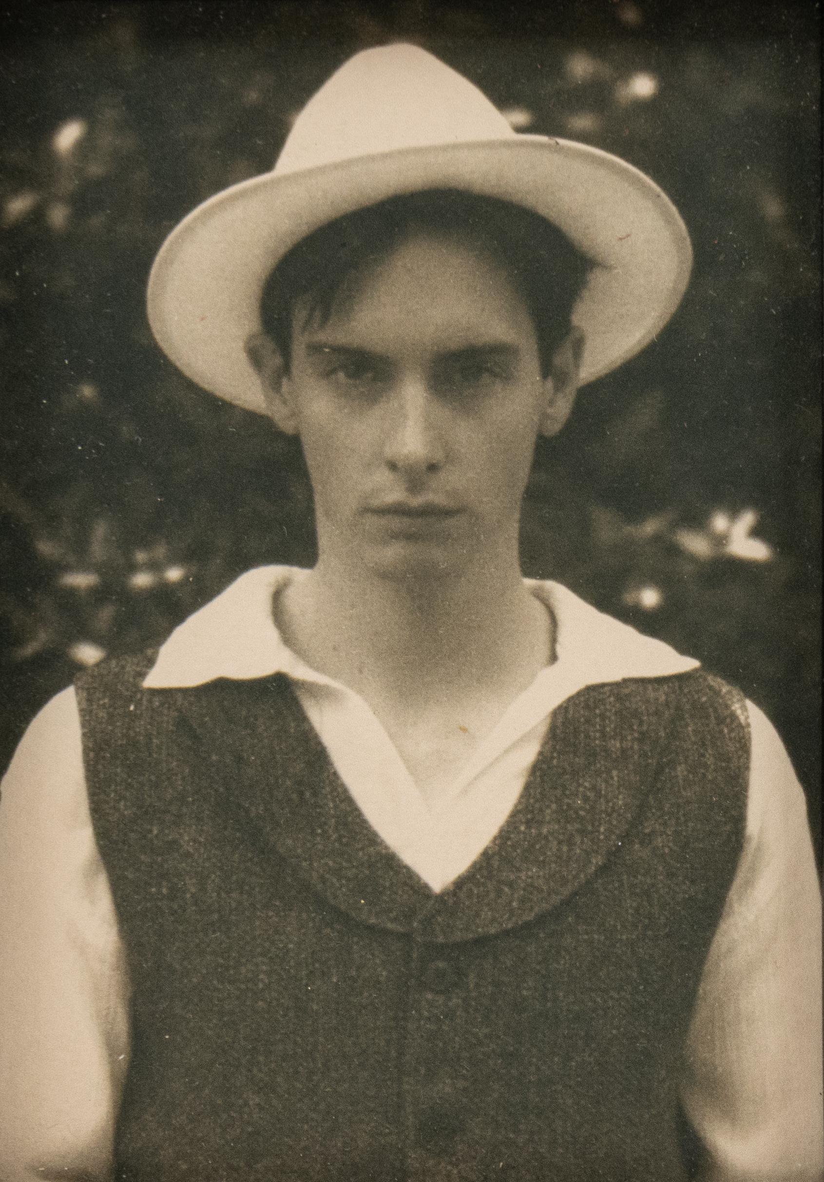Alexander - Contemporain Photograph par Curtice Taylor