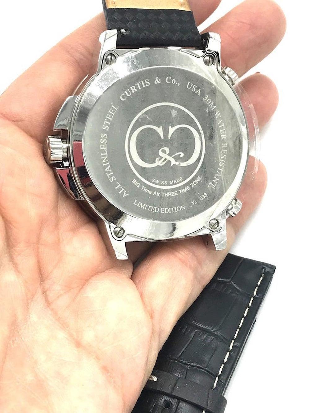 Curtis and Co: Big Time Air Uhr mit 3-Zeitzone, brandneues Schweizer Made-Uhrwerk im Zustand „Neu“ in Laguna Hills, CA