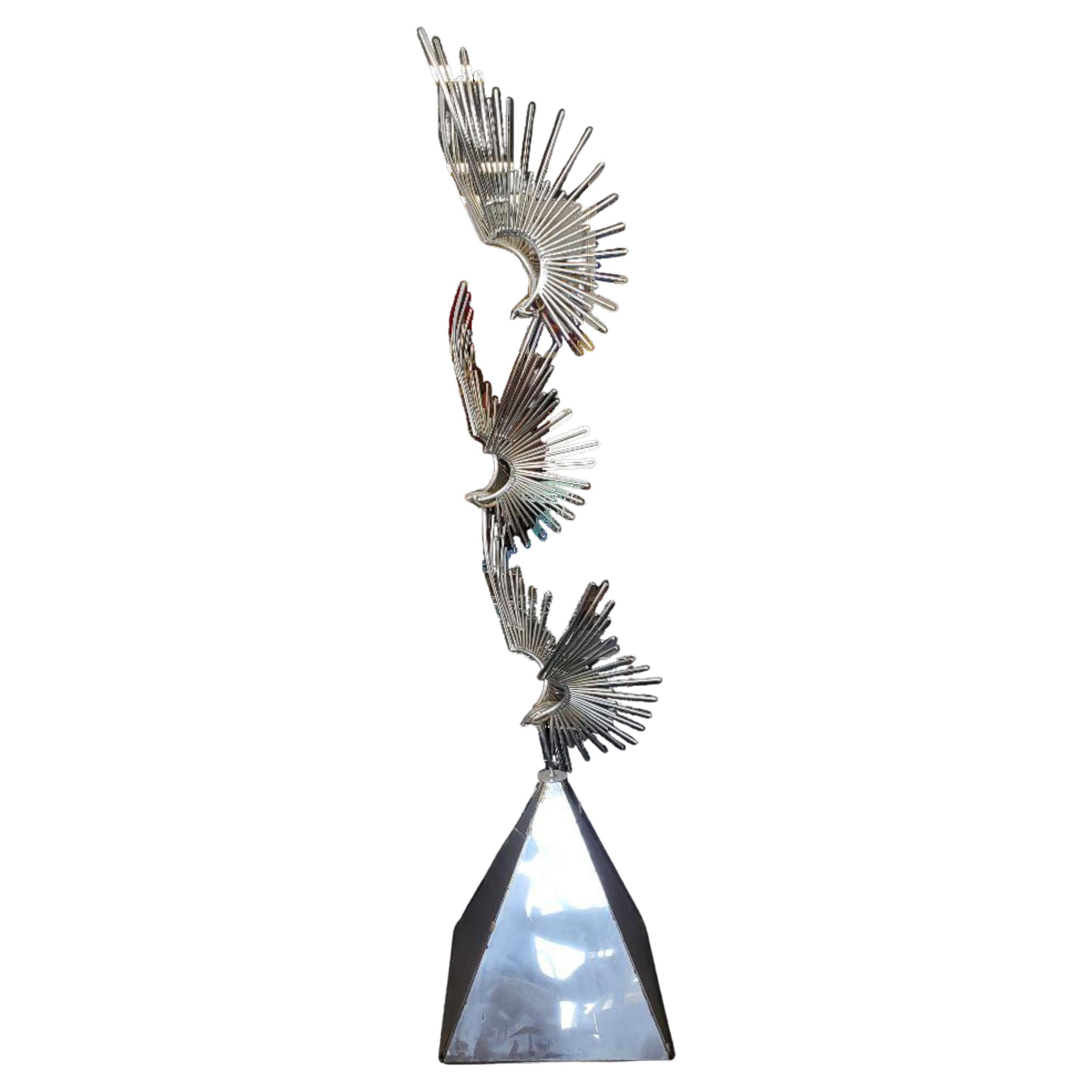 Sculpture en métal chromé « Birds at Flight » de Curtis Jere avec base trapézoïdale
