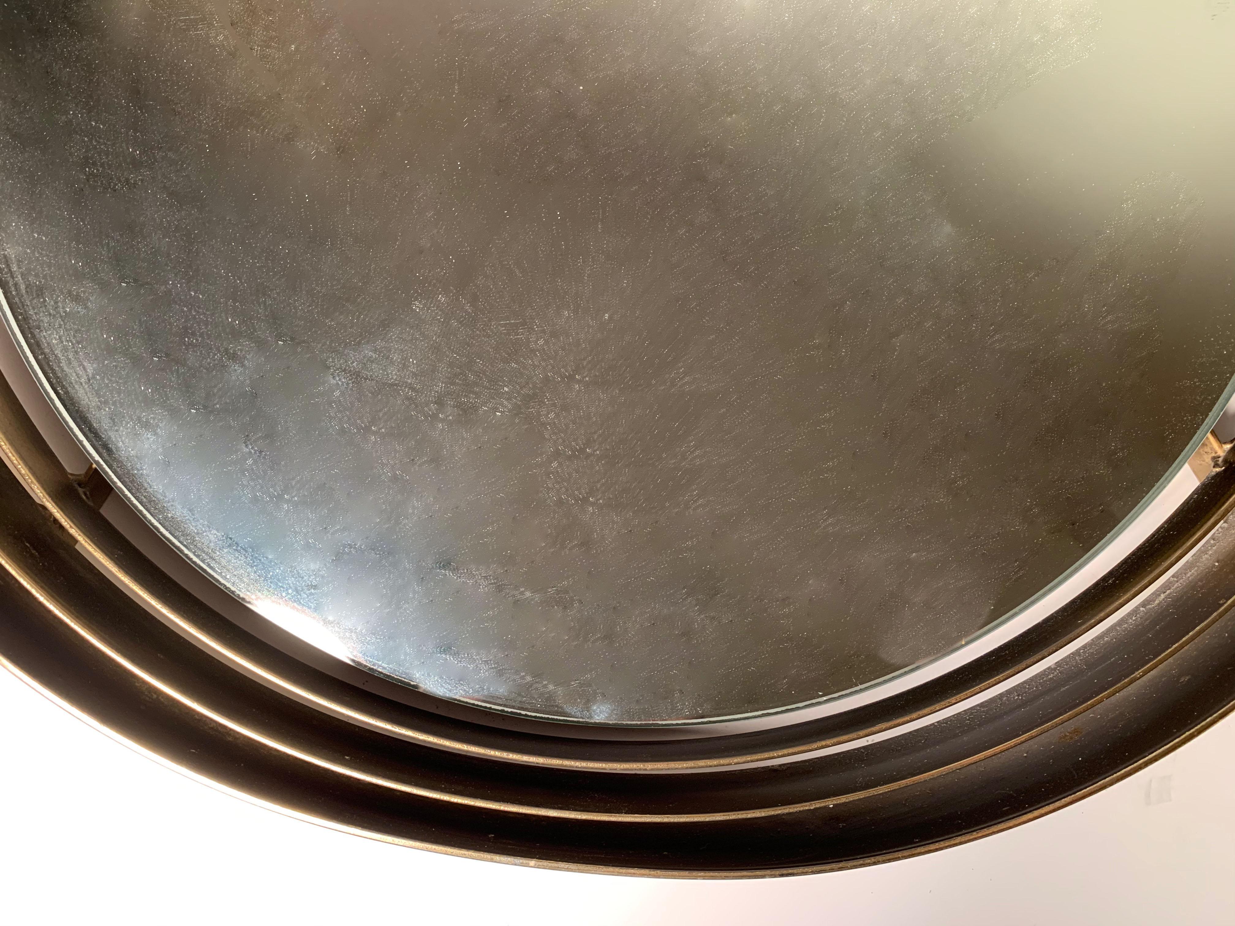 Américain Miroir circulaire rond en laiton Curtis Jere en vente