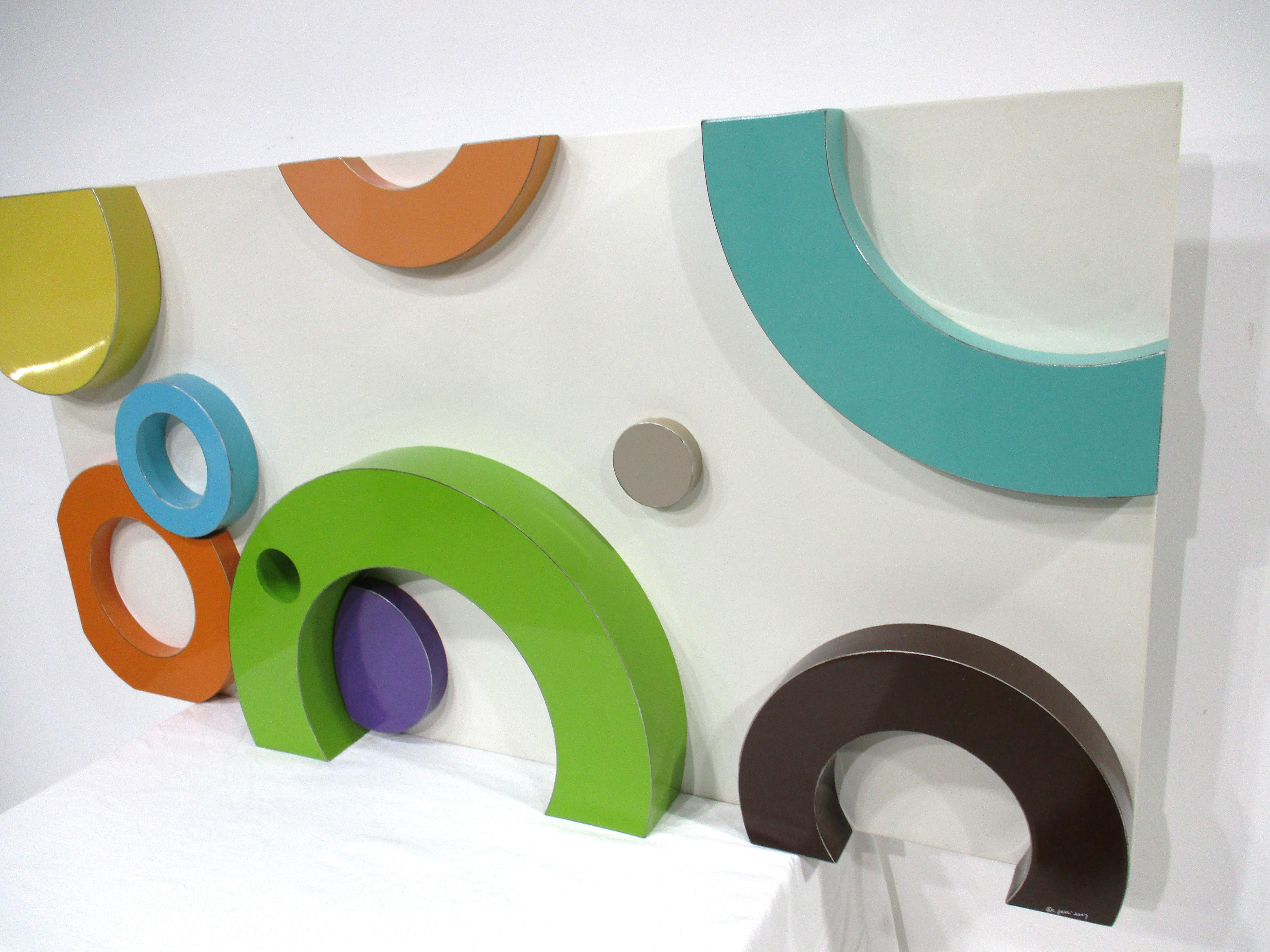 Scultura da parete in metallo in stile post-moderno di Curtis Jere Memphis in vendita 1