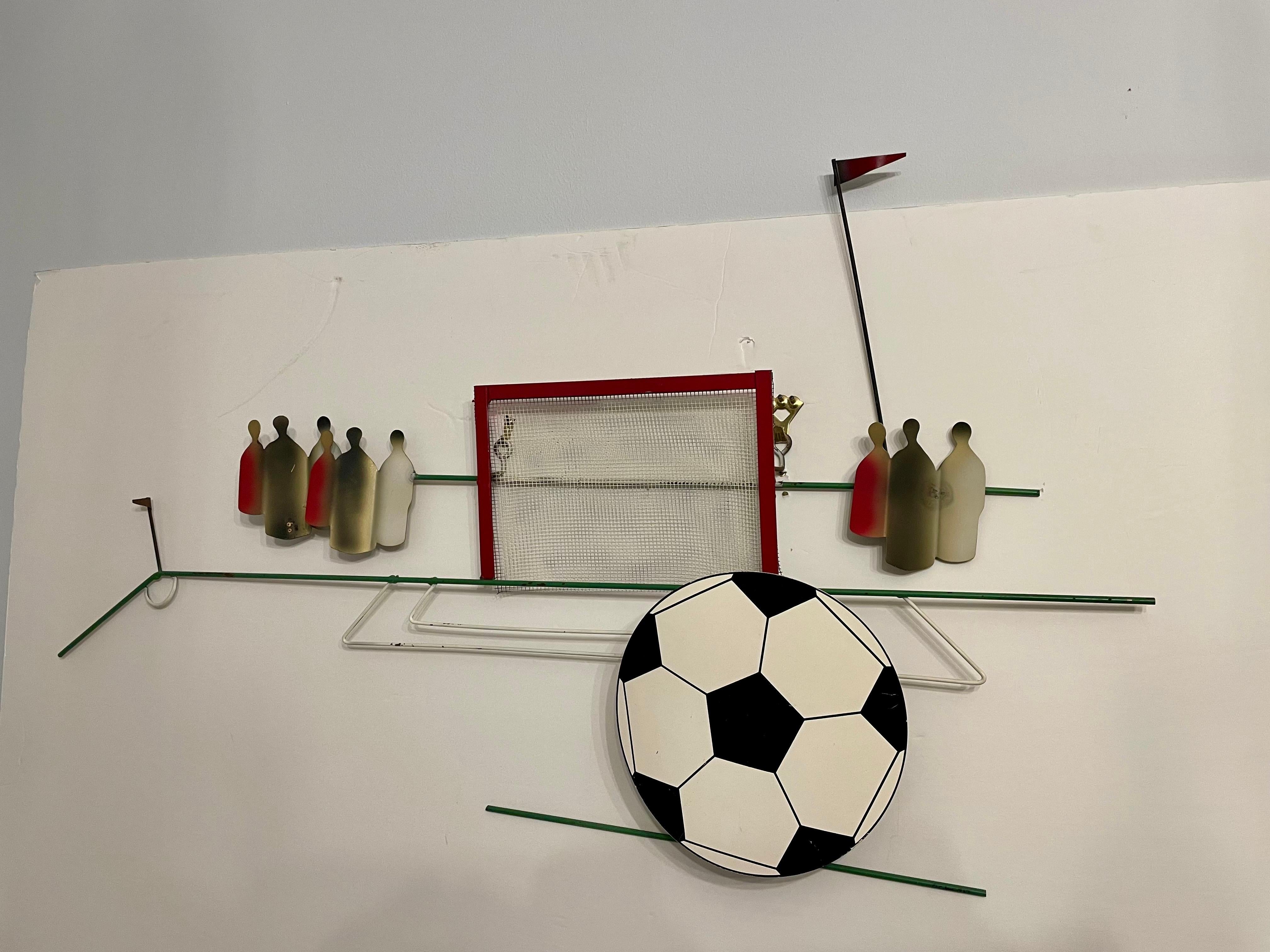 Américain Curtis Jere Pop Art  Sculpture murale de ballon de football 1987 en vente