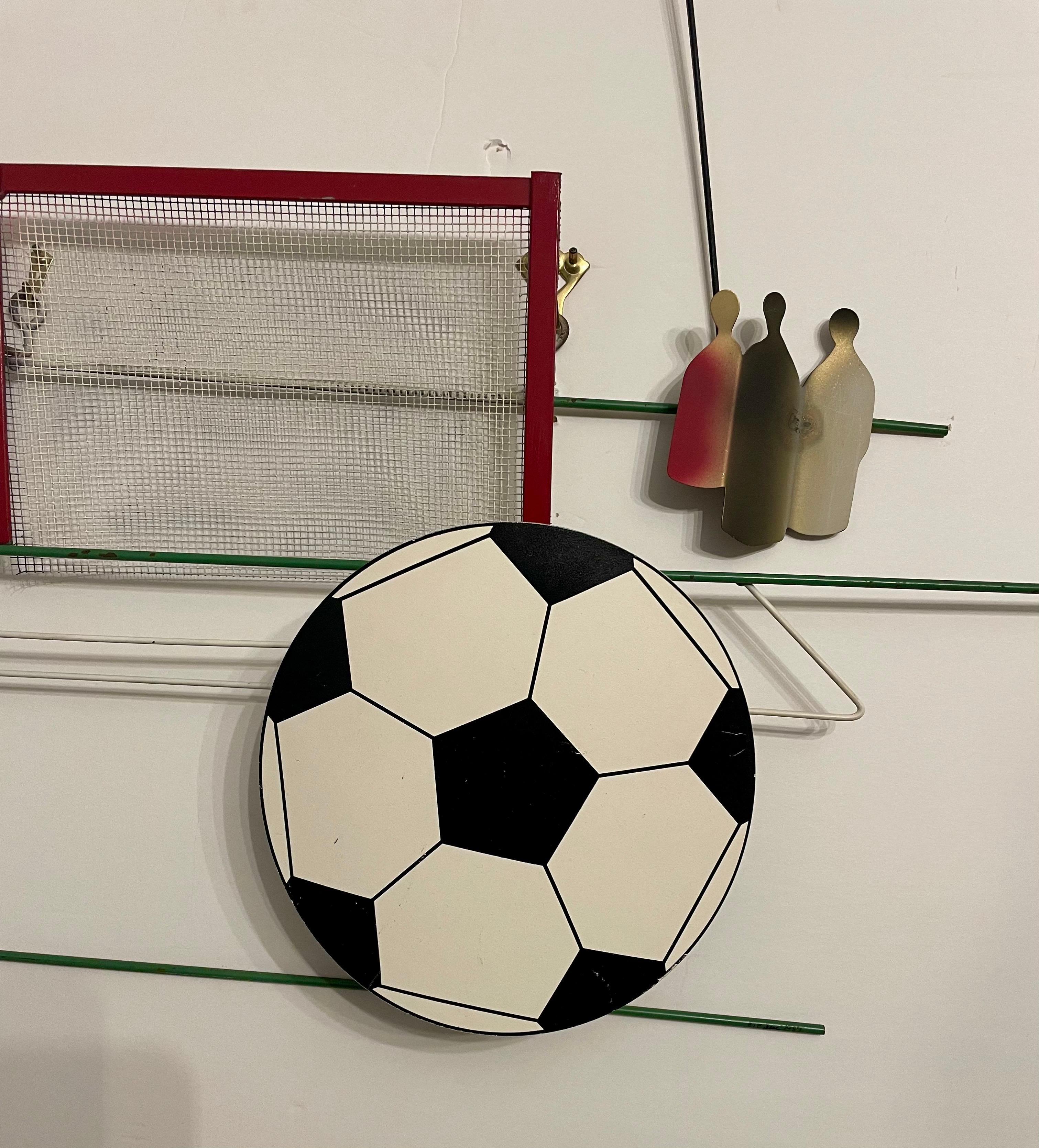 Curtis Jere Pop Art  Sculpture murale de ballon de football 1987 Bon état - En vente à New York, NY