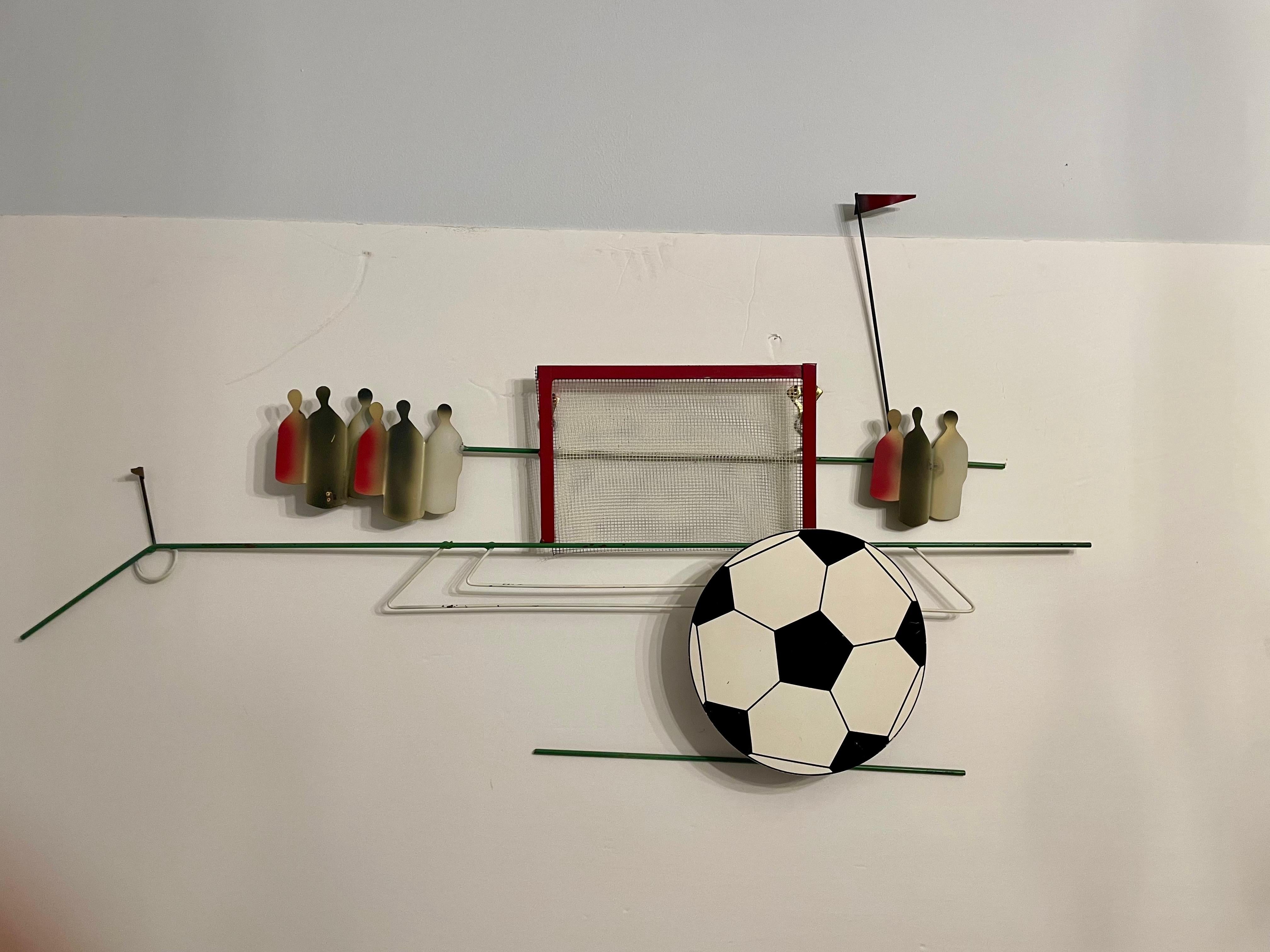 Curtis Jere Pop Art  Sculpture murale de ballon de football 1987 en vente 1