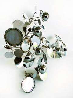 Curtis Jeré Regentropfen Wandskulptur aus gemischtem Metall, signiert, 1970er Jahre