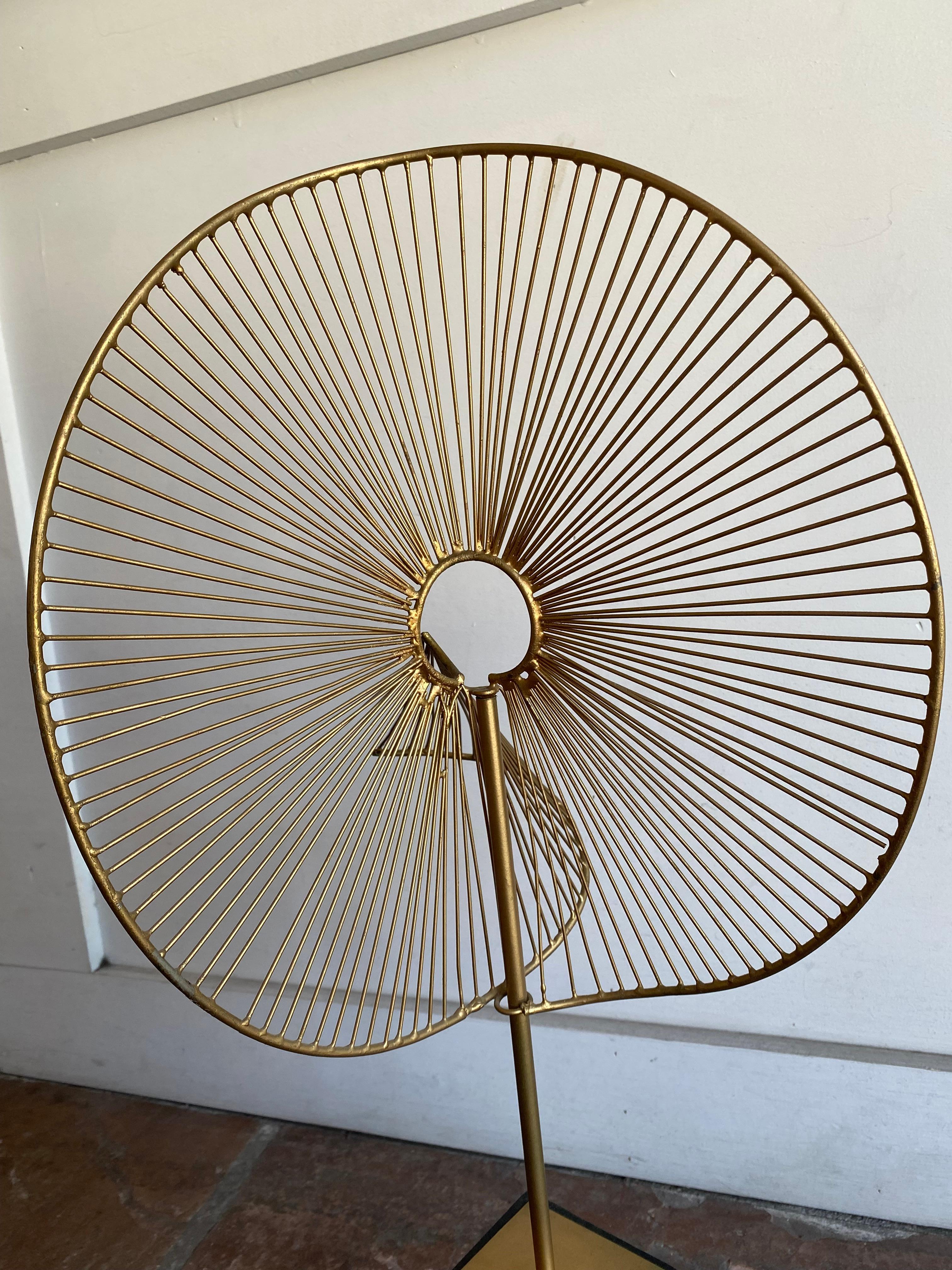 Escultura Helix Spiral Gild en latón por Curtis Jere 1