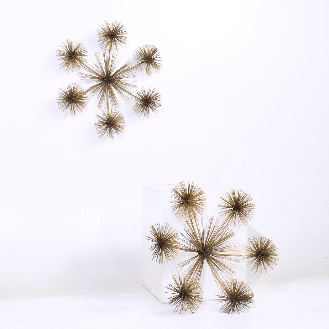 Curtis Jere Style Mid Century Pom Urchin Sculptures - Pair

Chaque sculpture mesure 32 de large x 8 de profond x 30 de haut

Tous les meubles peuvent être achetés dans ce que nous appelons un état vintage restauré. Cela signifie que la pièce est