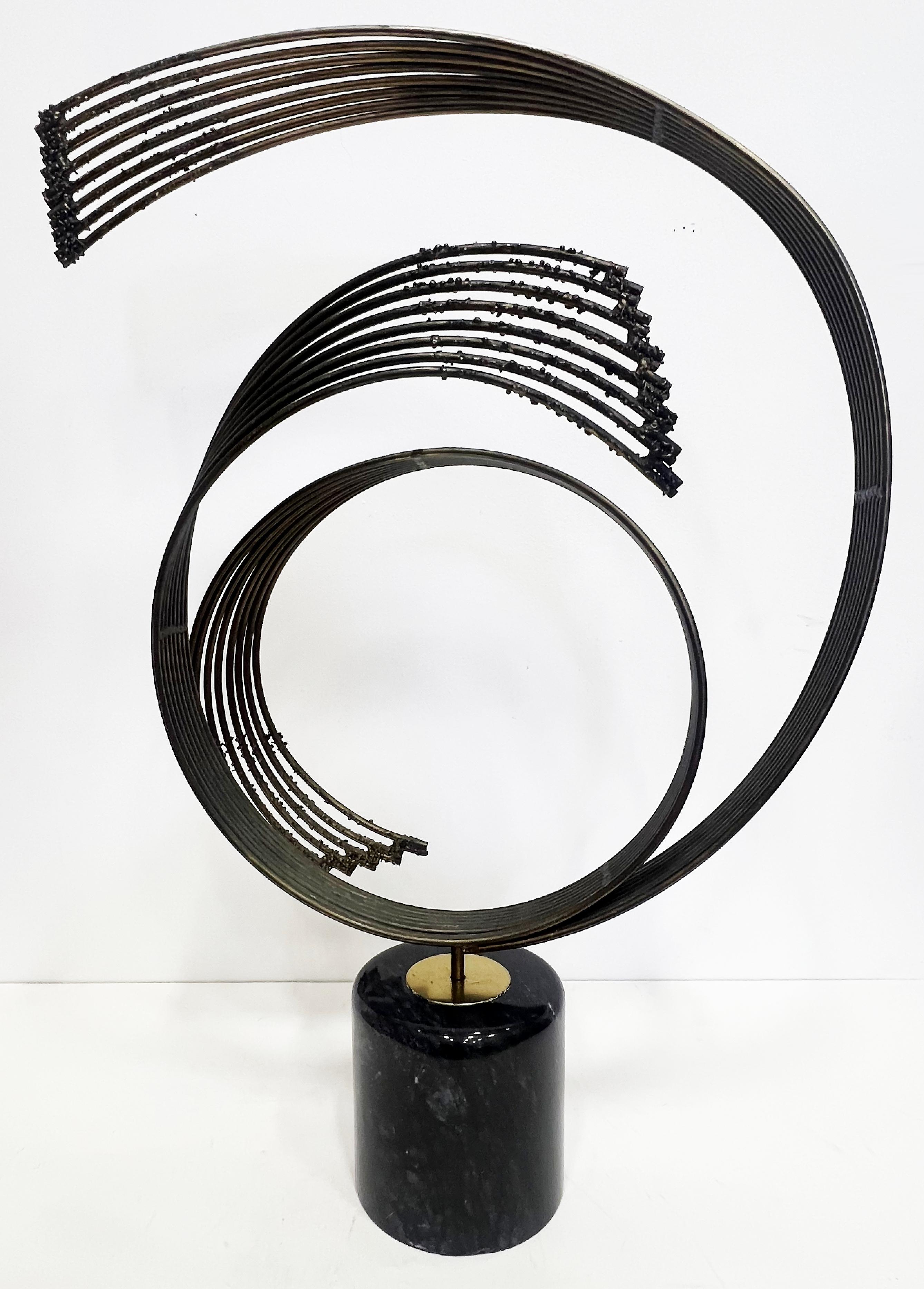  Scultura brutalista di Curtis Jere 