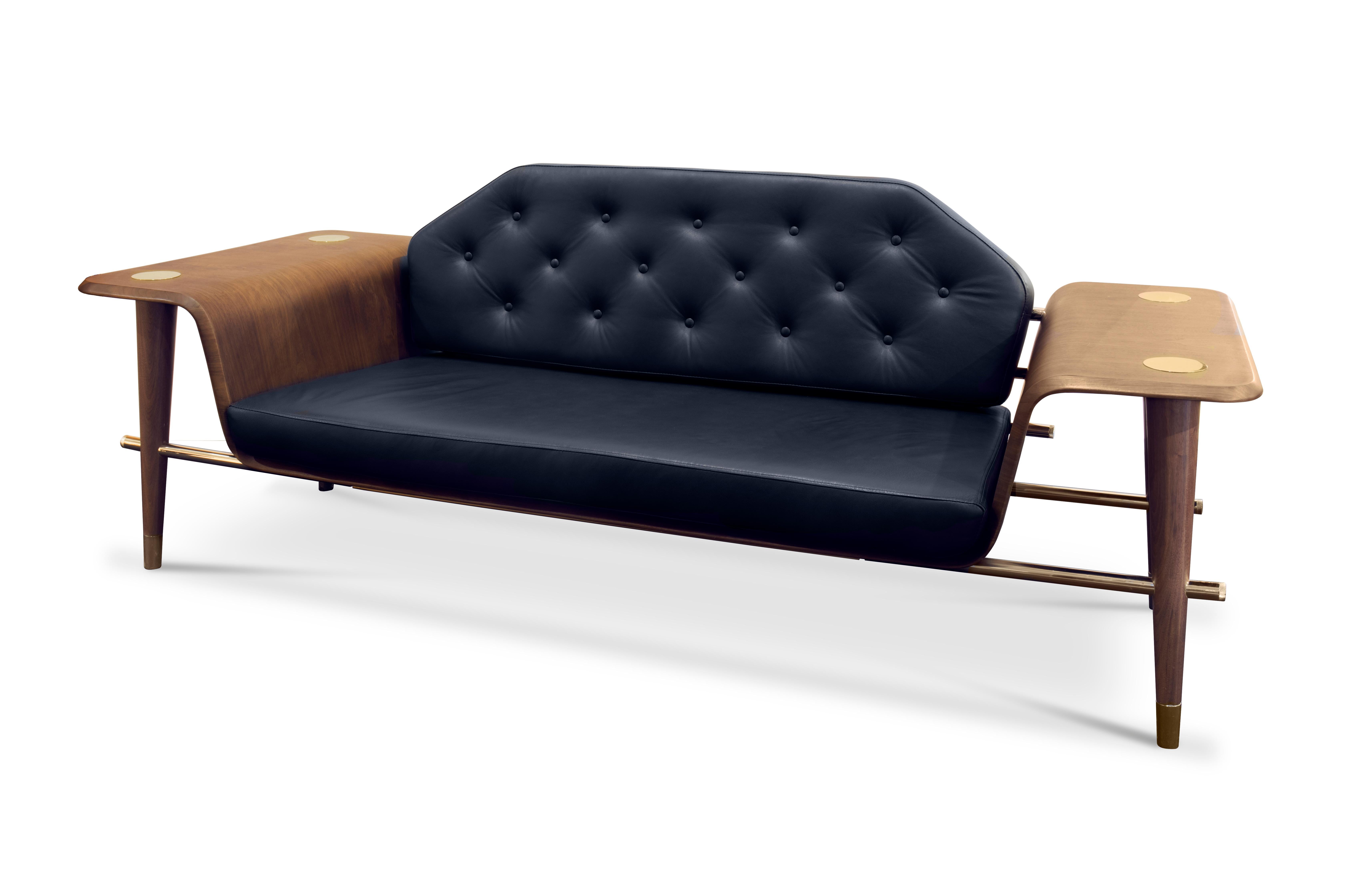 Perfect for a private lounge, Curtis settee is a modern sofa with a long wooden bench produced in dark walnut. It has a single back cushion, upholstered with a tufted leather, as well as two arms that can be used as side tables. It also features a