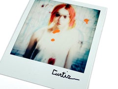 The Beef Sisters - Pip - Einzigartige Polaroids - Contemporary, Jugend, Fotografie