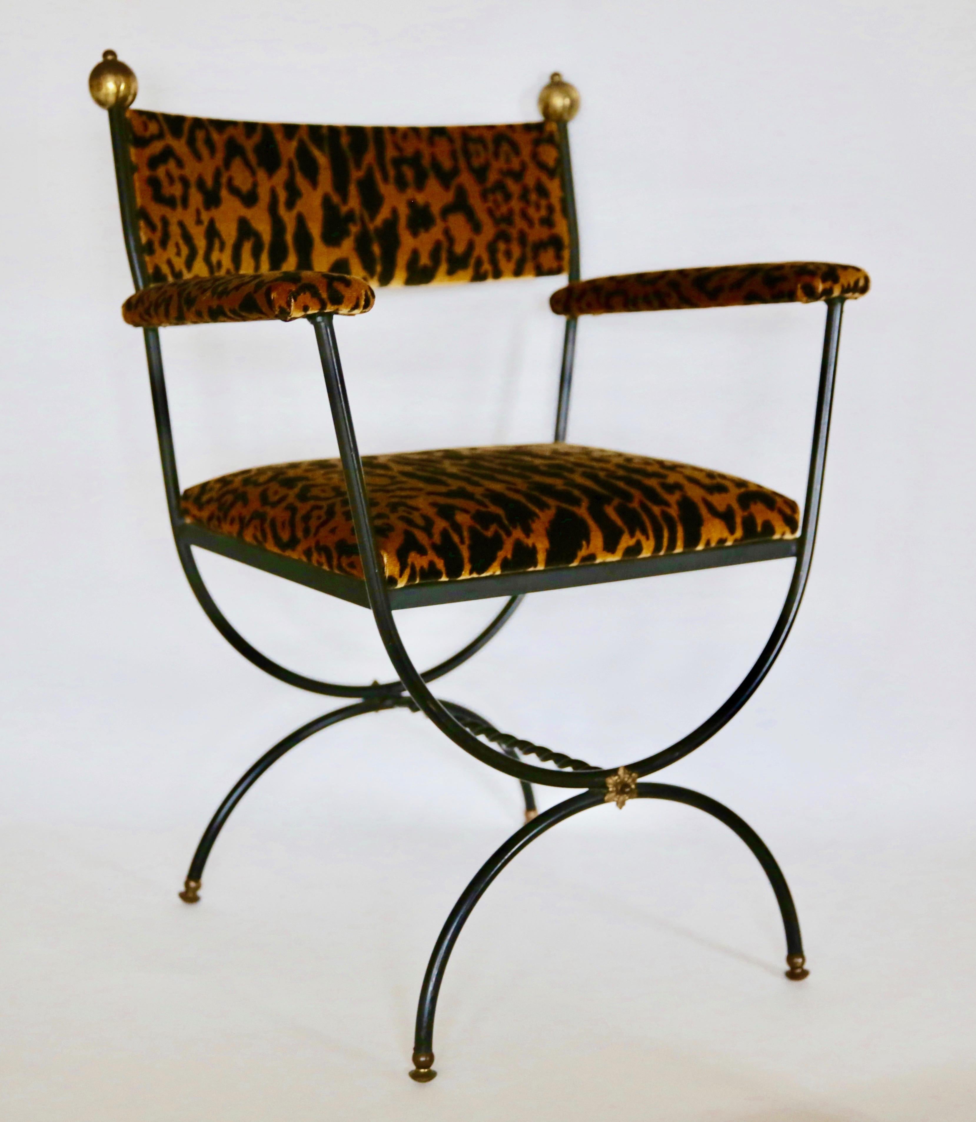 Curule Armchair in Leopardo Silk-Velvet For Sale 1