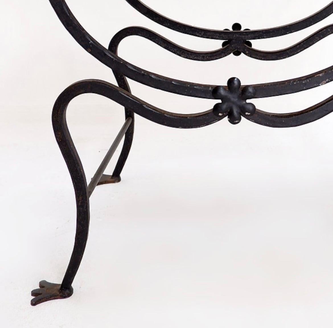 Curule armchair in wrought iron and leather For Sale 4