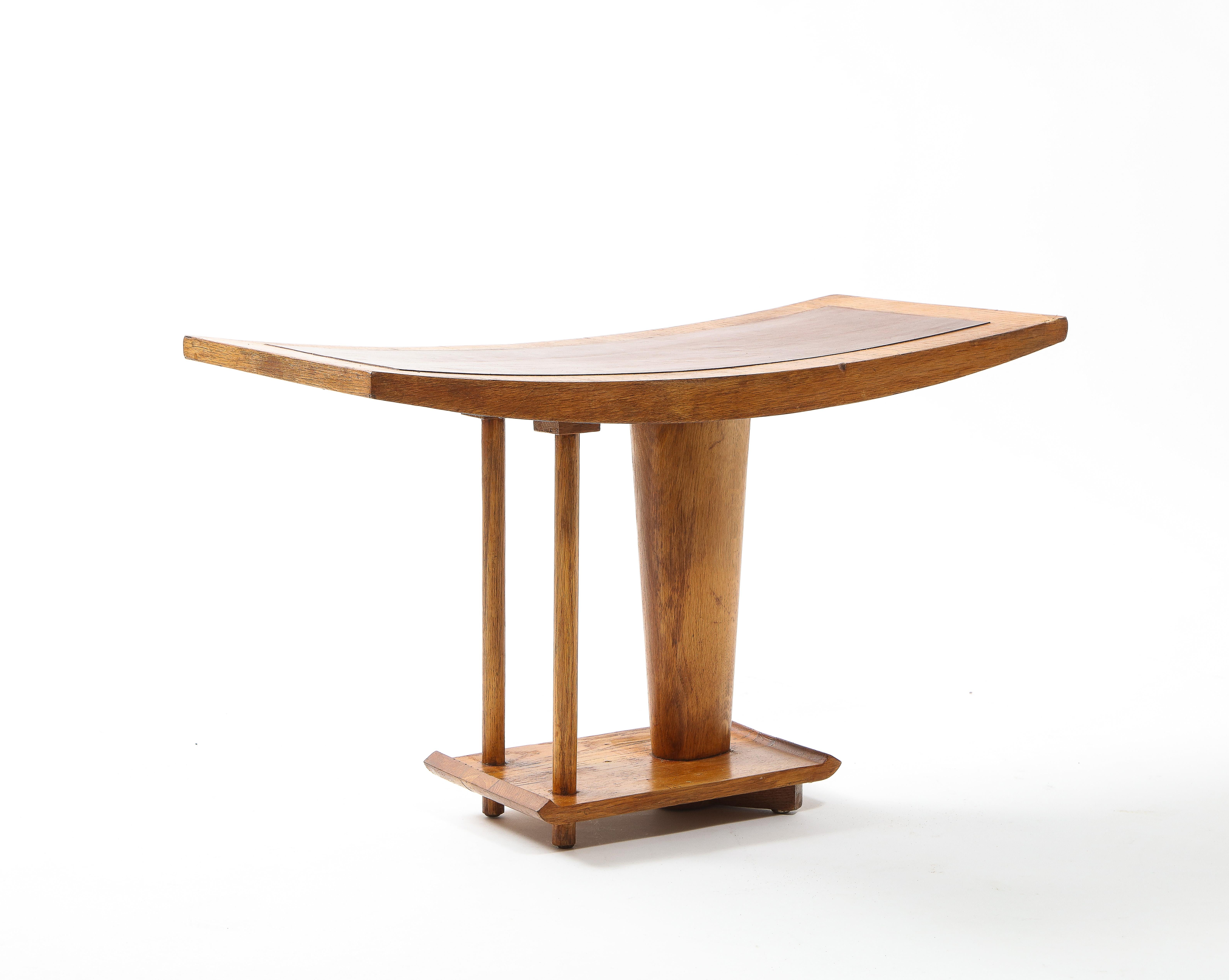 Hocker „ Curule“ aus Leder und Eiche, Frankreich 1940er Jahre im Angebot 7