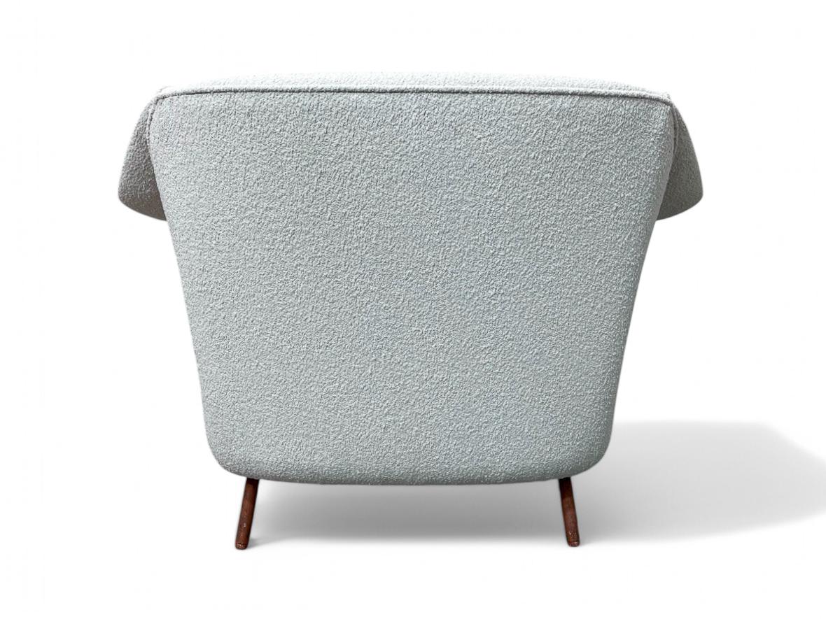 Curva Armchair with Tubular Legs in Boucle, Joaquim Tenreiro, 1960 - Lot 760 For Sale 2
