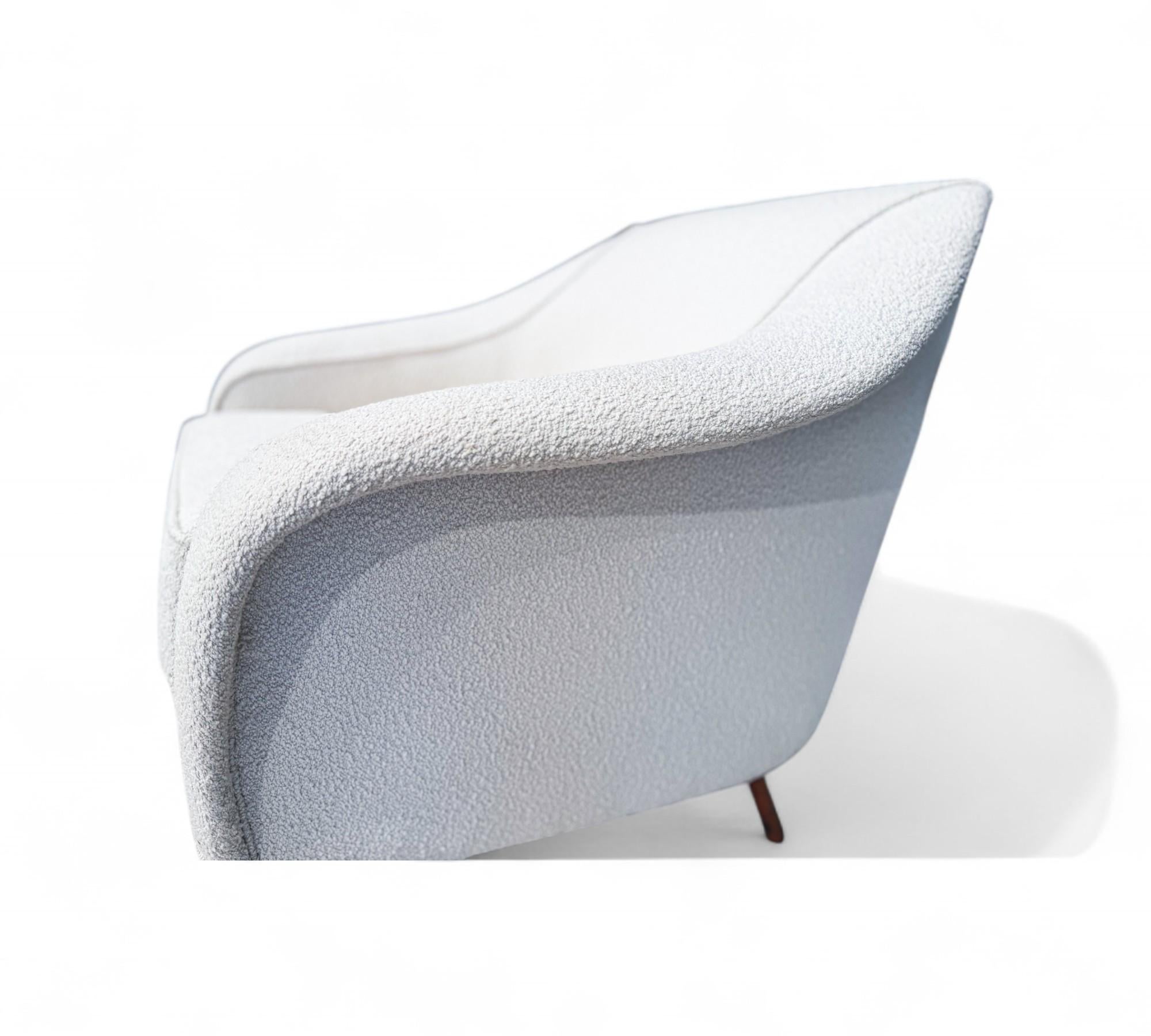 Curva Armchair with Tubular Legs in Boucle, Joaquim Tenreiro, 1960 - Lot 760 For Sale 2