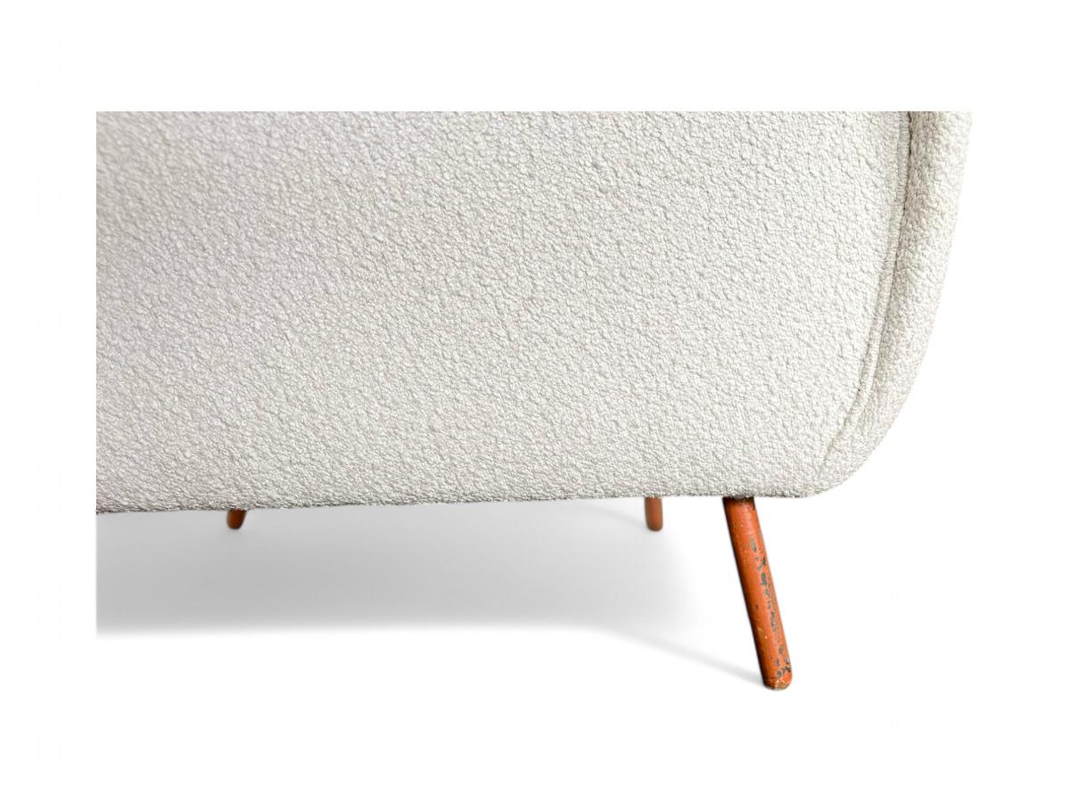 Curva Armchair with Tubular Legs in Boucle, Joaquim Tenreiro, 1960 - Lot 760 For Sale 4