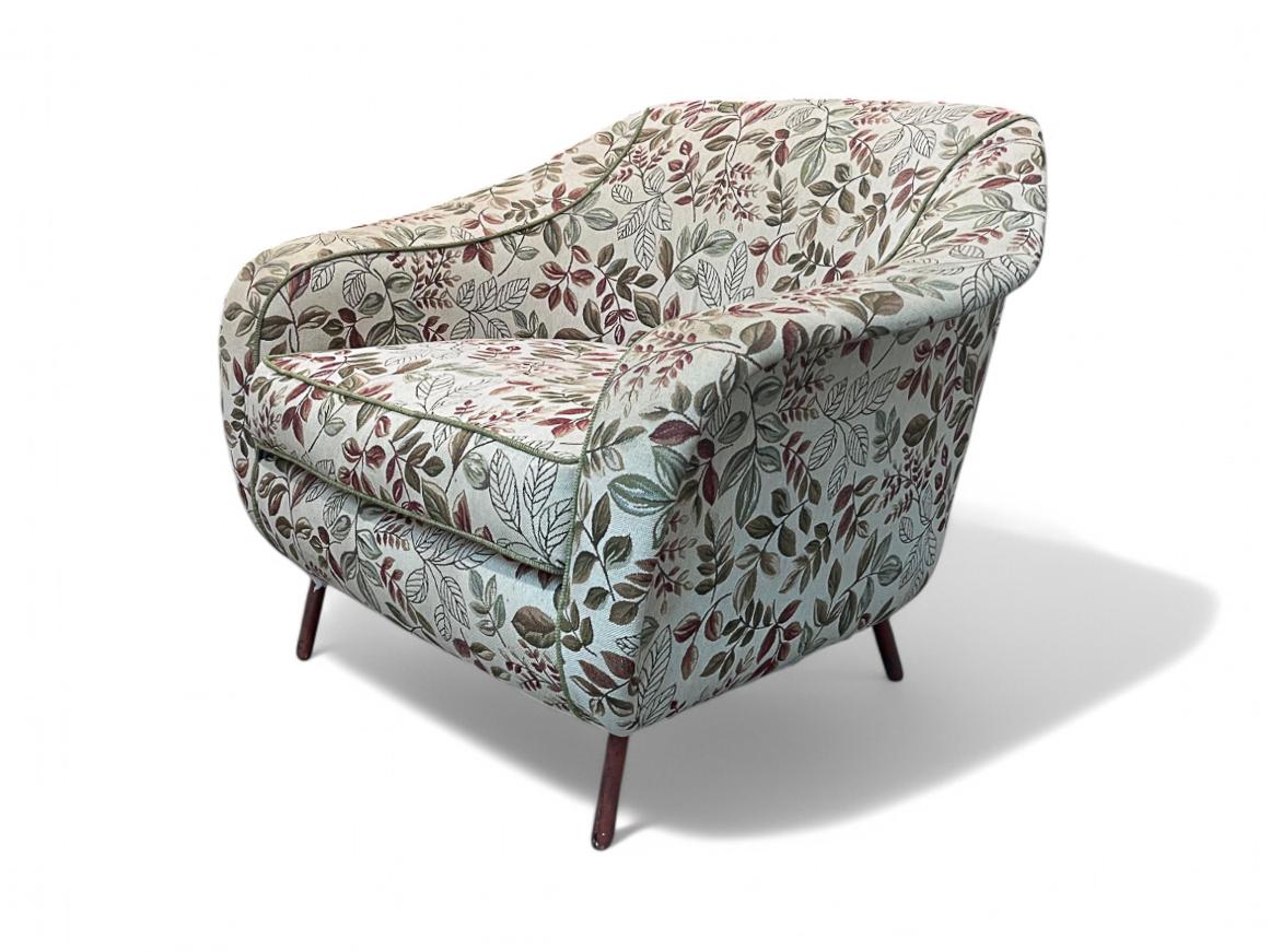 Curva Armchair with Tubular Legs in Boucle, Joaquim Tenreiro, 1960 - Lot 760 For Sale 6