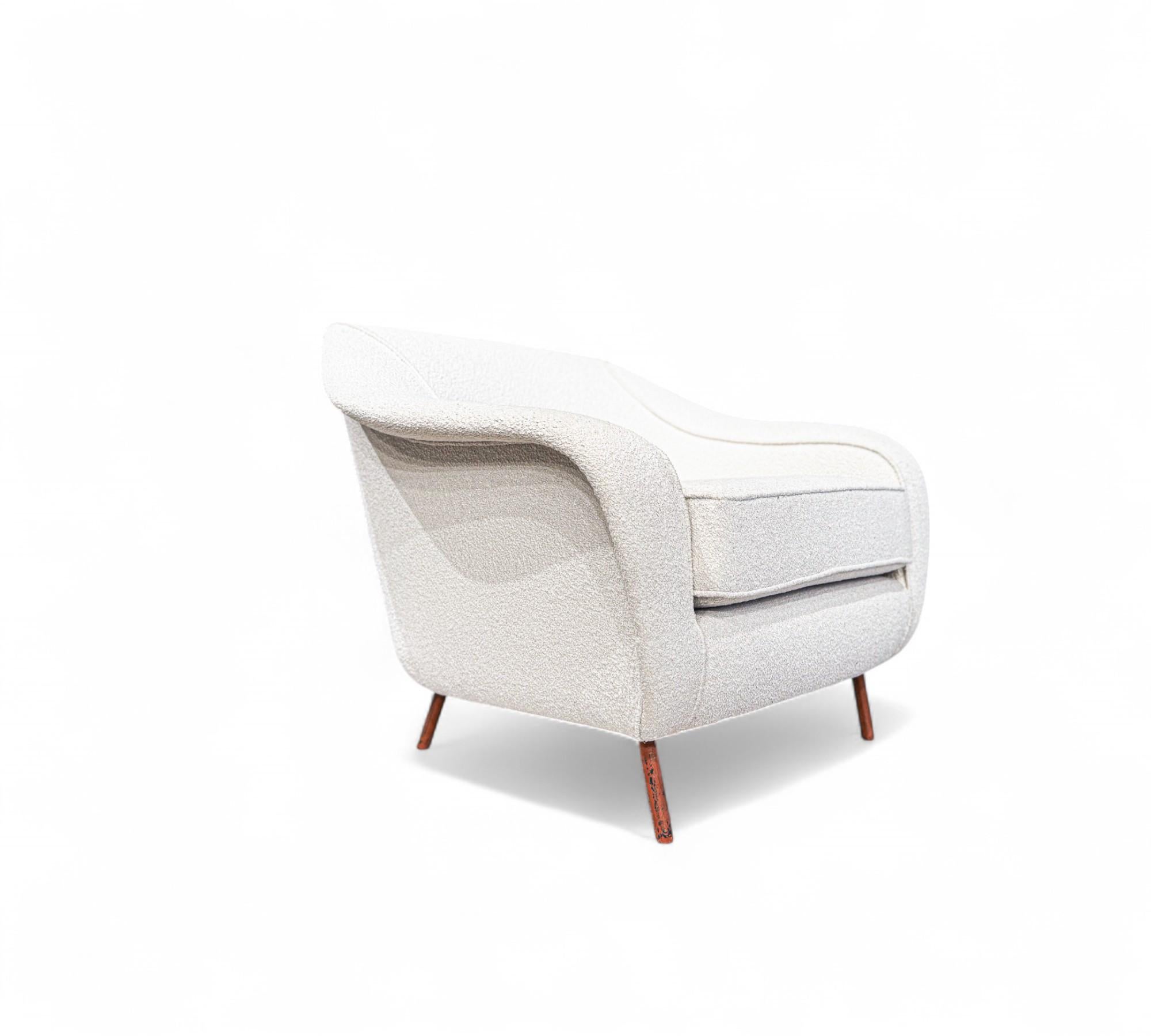 20th Century Curva Armchair with Tubular Legs in Boucle, Joaquim Tenreiro, 1960 - Lot 760 For Sale