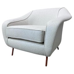 Curva Armchair with Tubular Legs in Boucle, Joaquim Tenreiro, 1960 - Lot 760