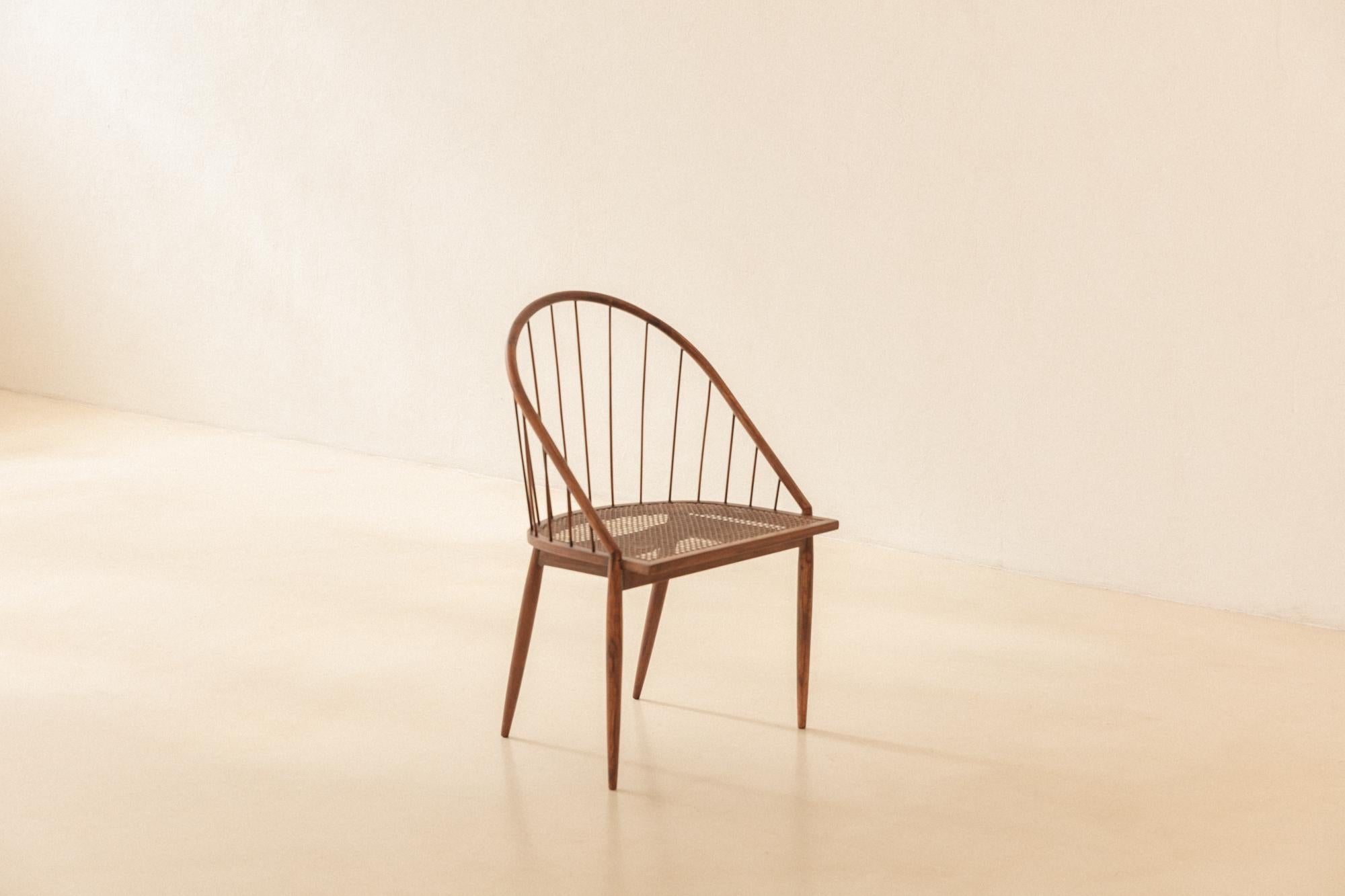 Mid-Century Modern Chaise Curva de Joaquim Tenreiro, années 1960, design brésilien du milieu du siècle dernier en vente