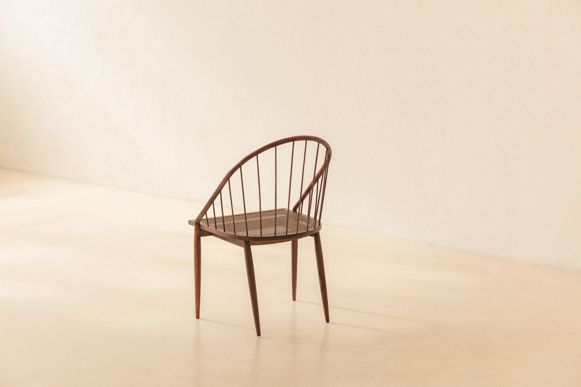 Chaise Curva de Joaquim Tenreiro, années 1960, design brésilien du milieu du siècle dernier Bon état - En vente à New York, NY