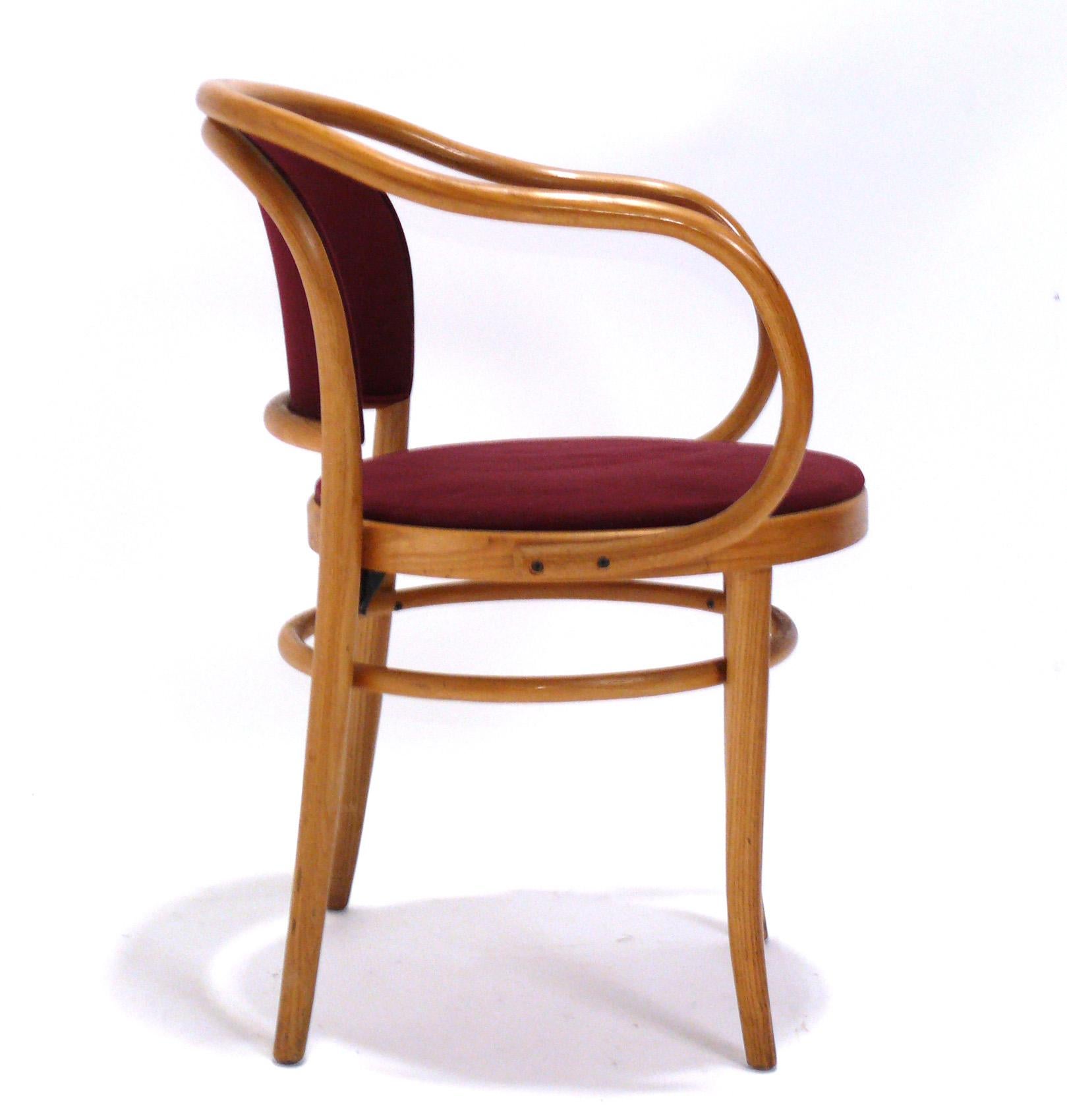 Americano Sedie da pranzo in legno curvato di Thonet Set di sei poltrone in vendita