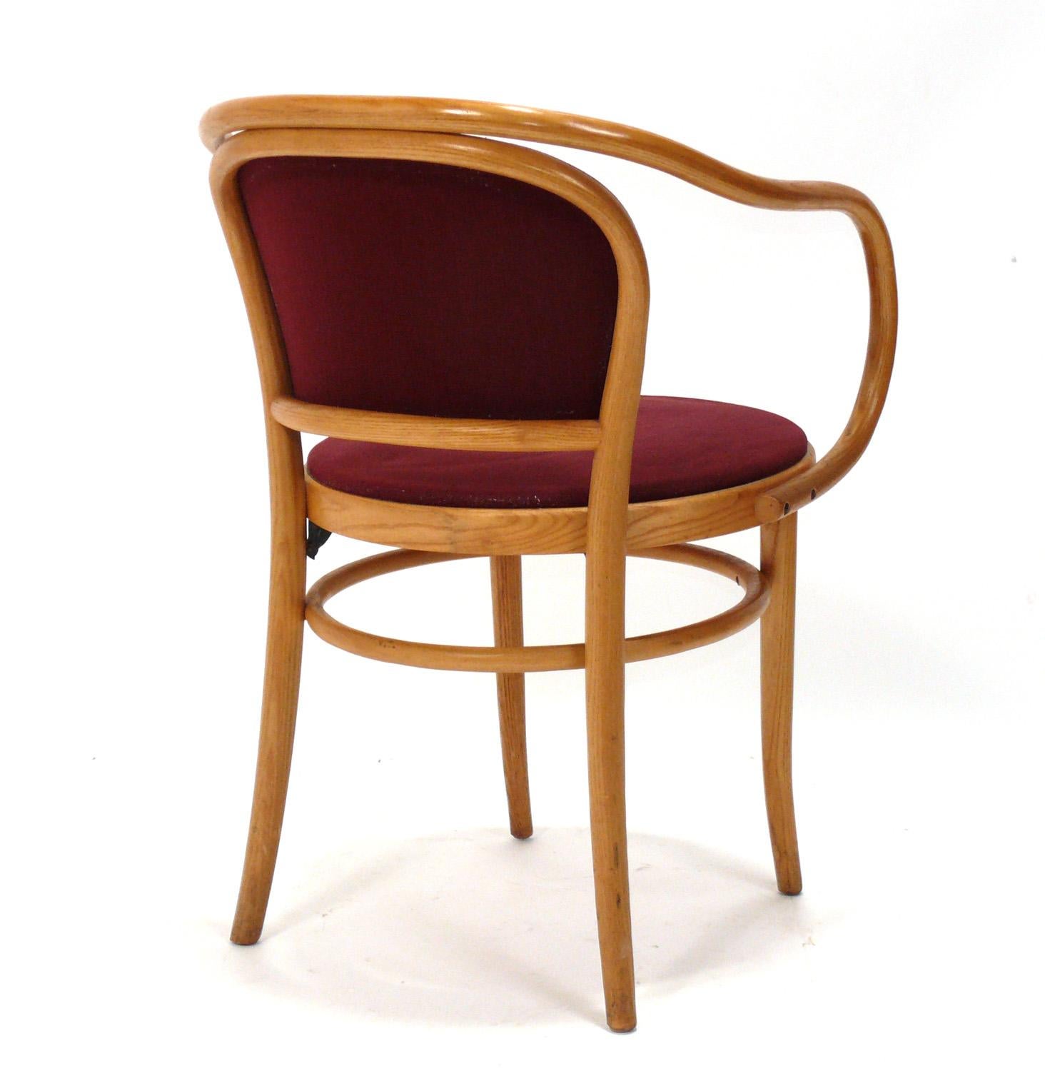 Sedie da pranzo in legno curvato di Thonet Set di sei poltrone In condizioni buone in vendita a Atlanta, GA