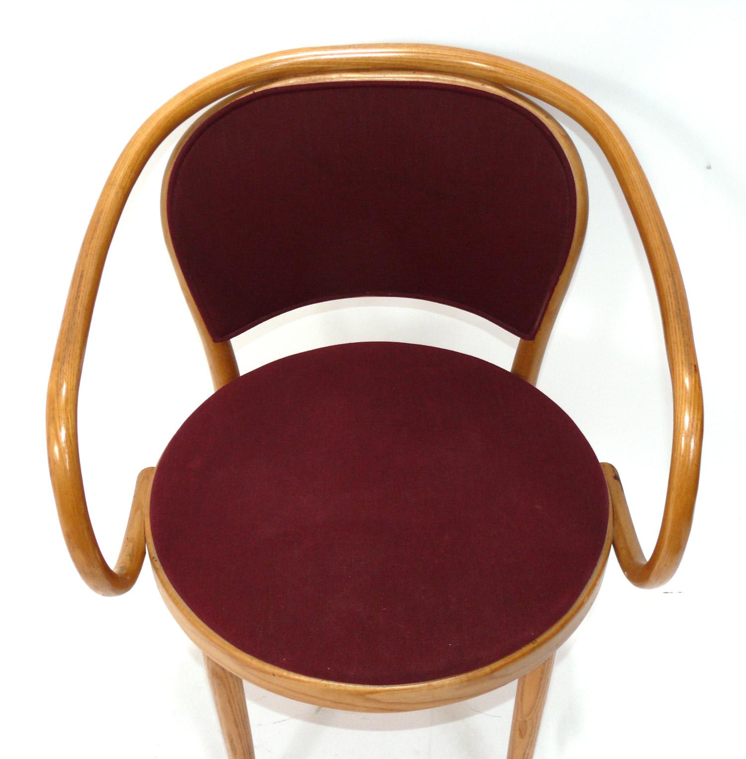 Metà XX secolo Sedie da pranzo in legno curvato di Thonet Set di sei poltrone in vendita