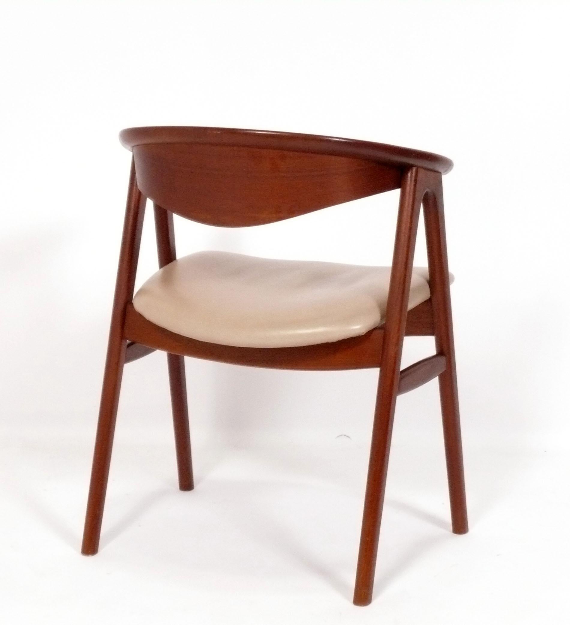 Bureau et chaise moderne danois aux formes arrondies de Svend Aage Madsen pour Sigurd Hansen en vente 3