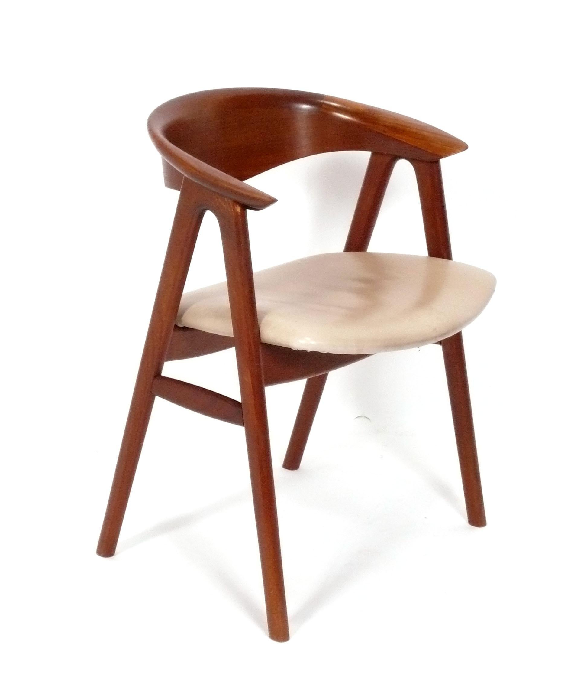Bureau et chaise moderne danois aux formes arrondies de Svend Aage Madsen pour Sigurd Hansen en vente 1